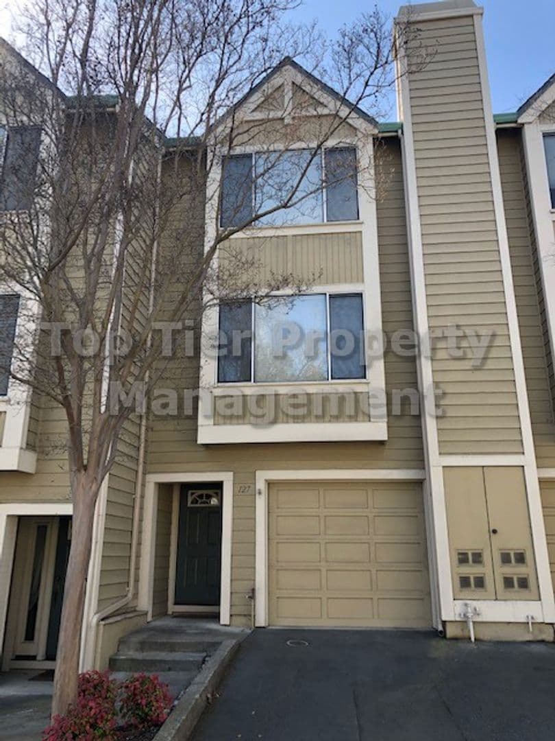 Walnut Creek Townhome: 127 Vista Hermosa
