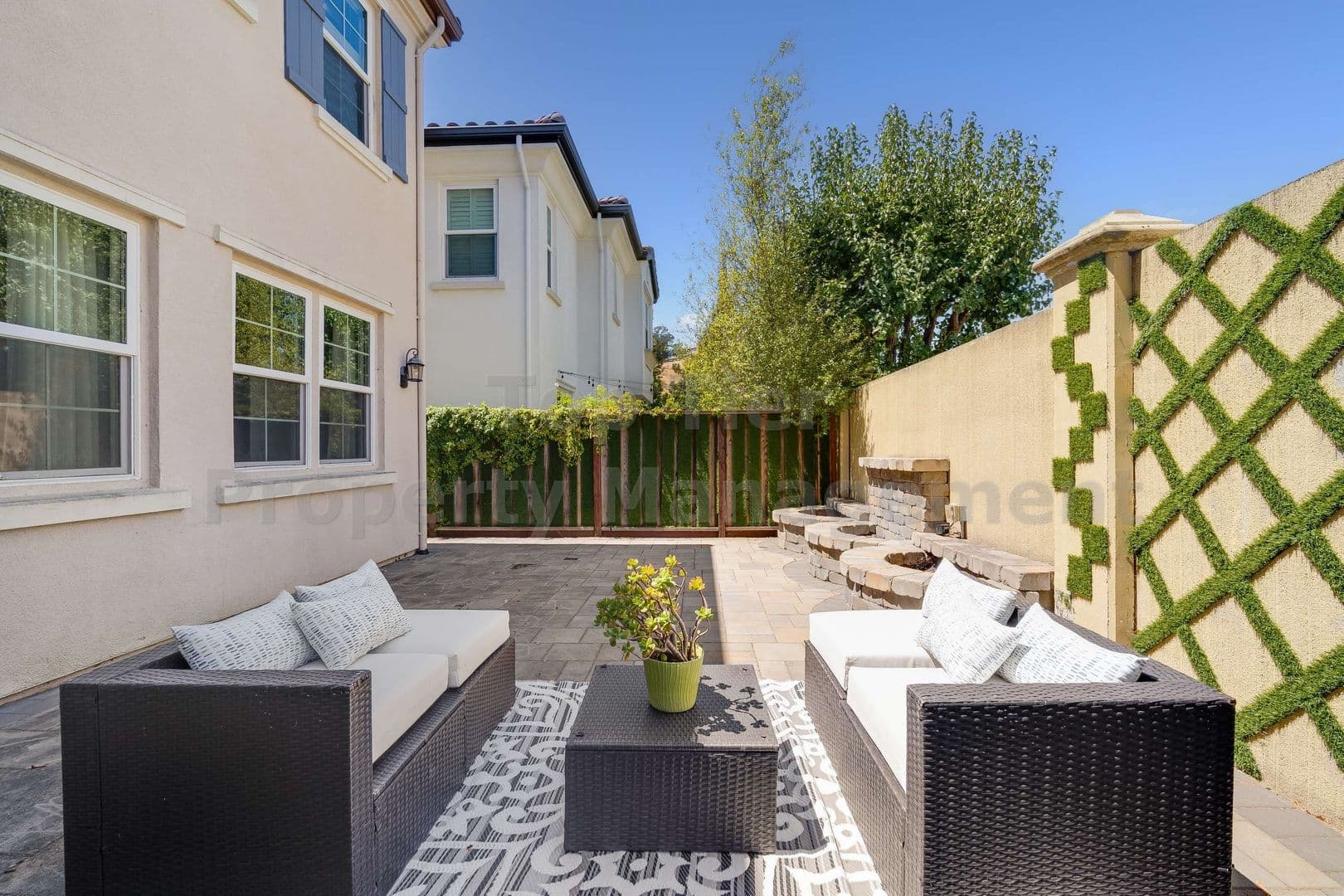 Moraga House: 3 Kendall Circle