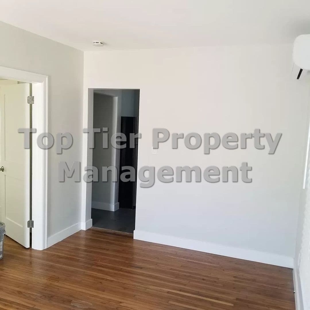 San Diego Condo: 2943 Kalmia Street
