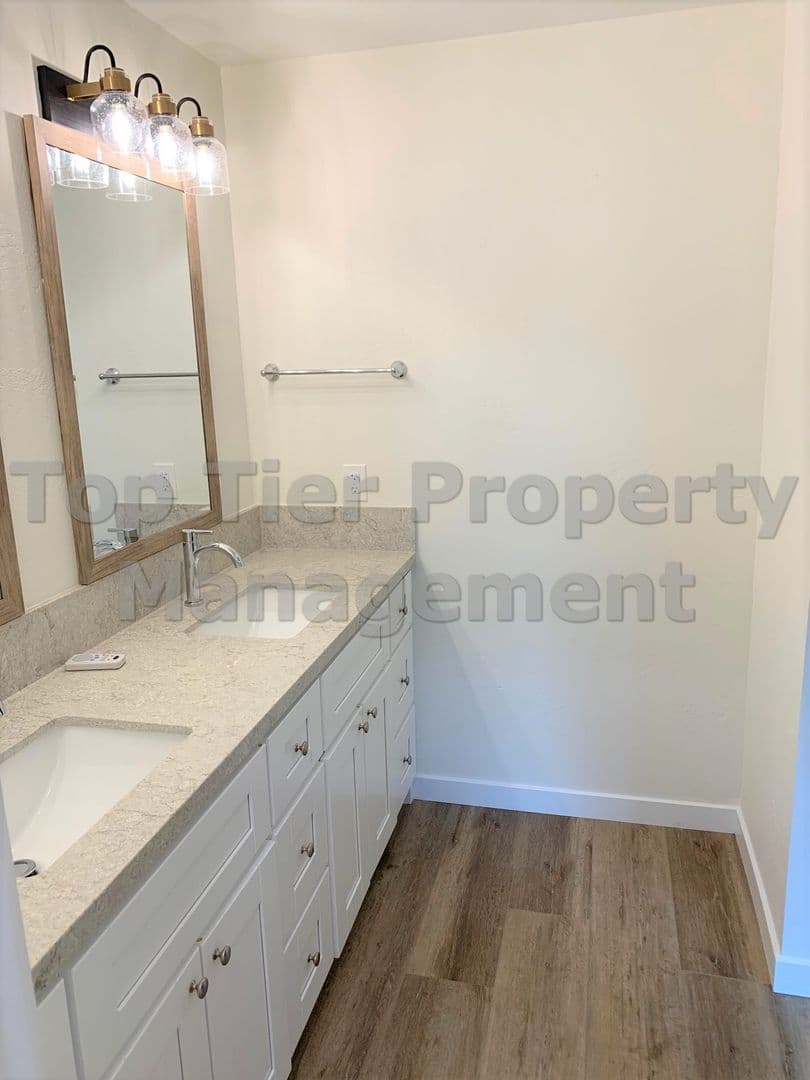 Carlsbad House: 6724 Corintia Street
