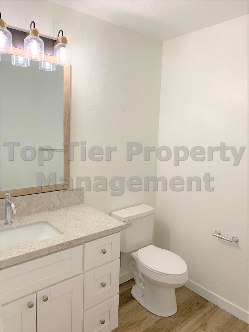 Carlsbad House: 6724 Corintia Street