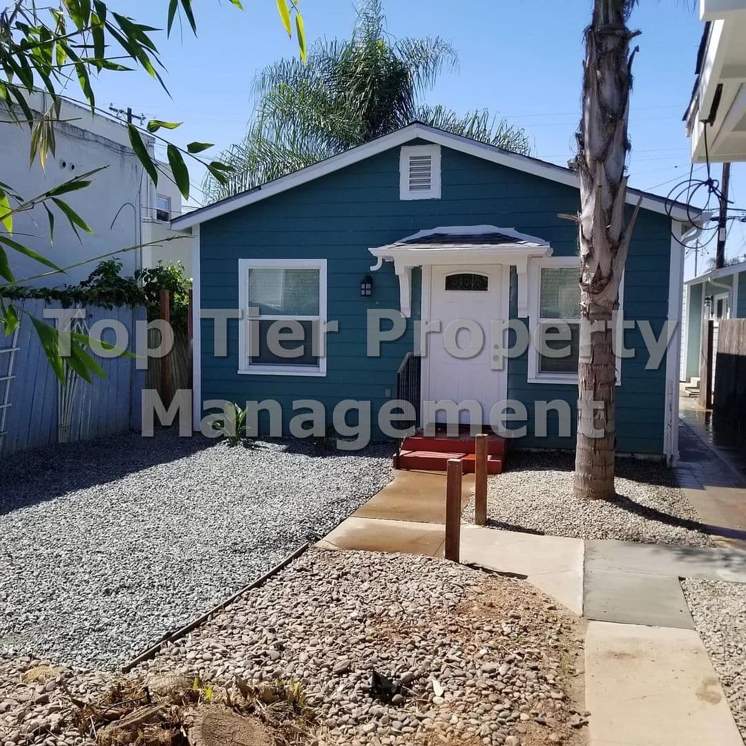 San Diego Condo: 2943 Kalmia Street