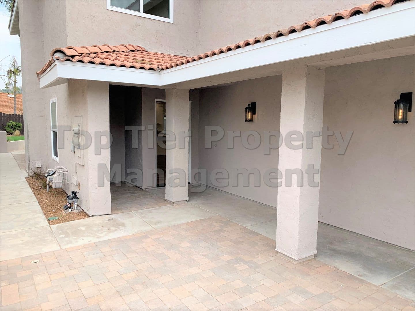 Carlsbad House: 6724 Corintia Street