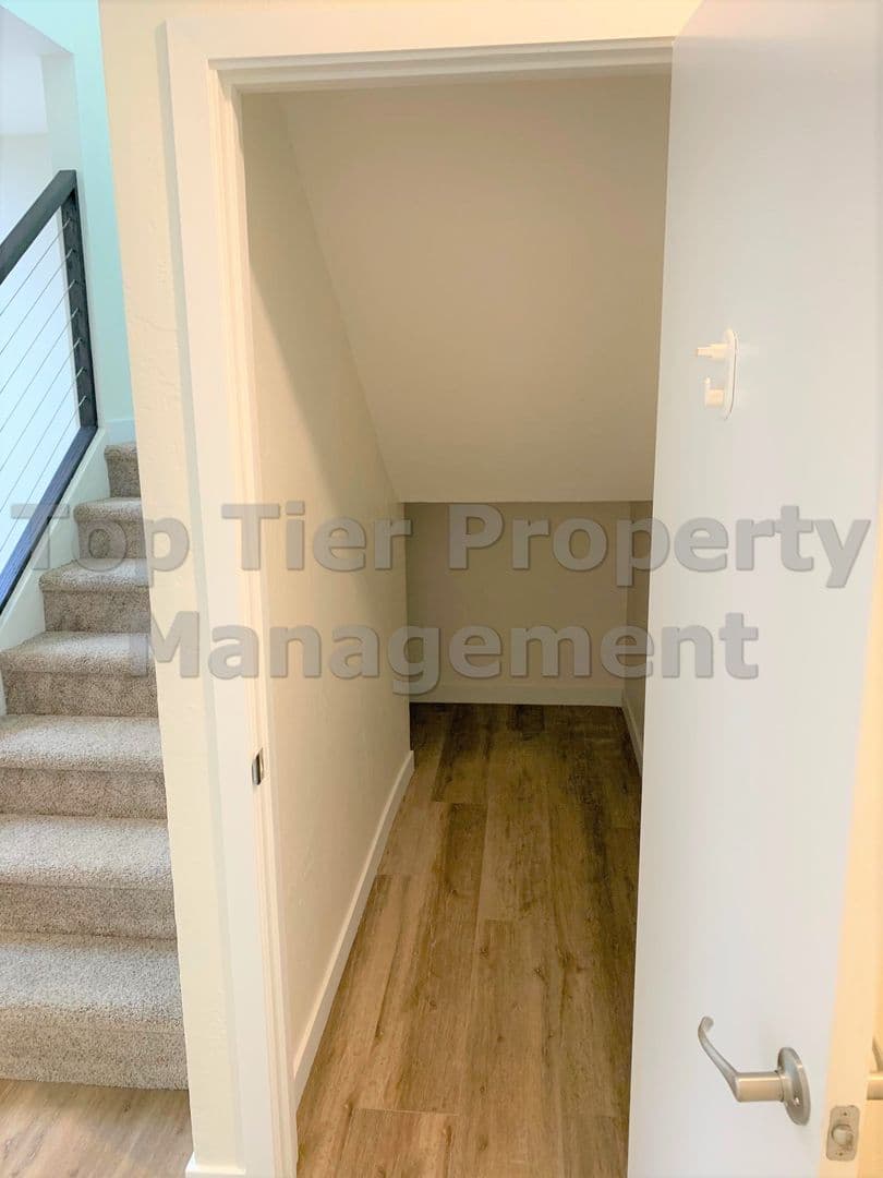 Carlsbad House: 6724 Corintia Street