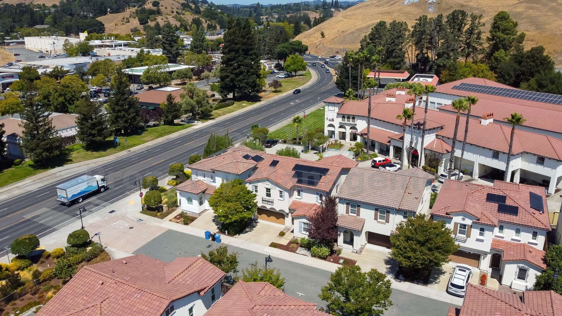 Moraga House: 3 Kendall Circle