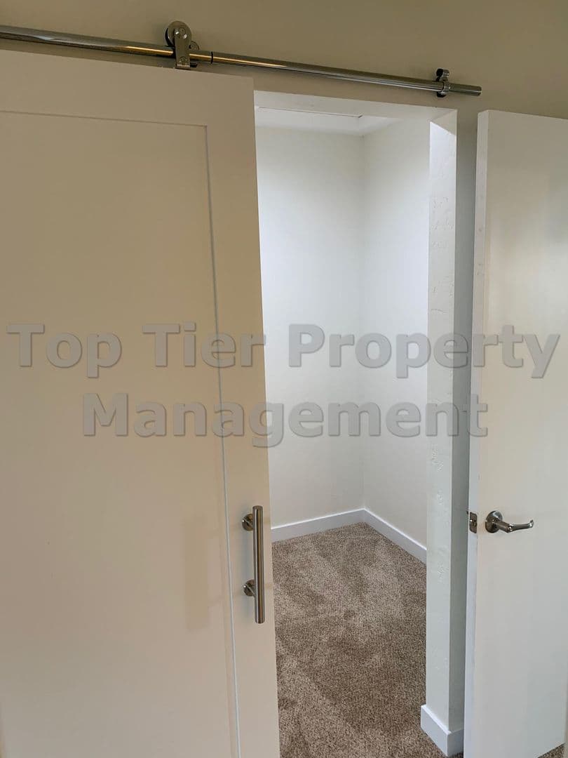 Carlsbad House: 6724 Corintia Street
