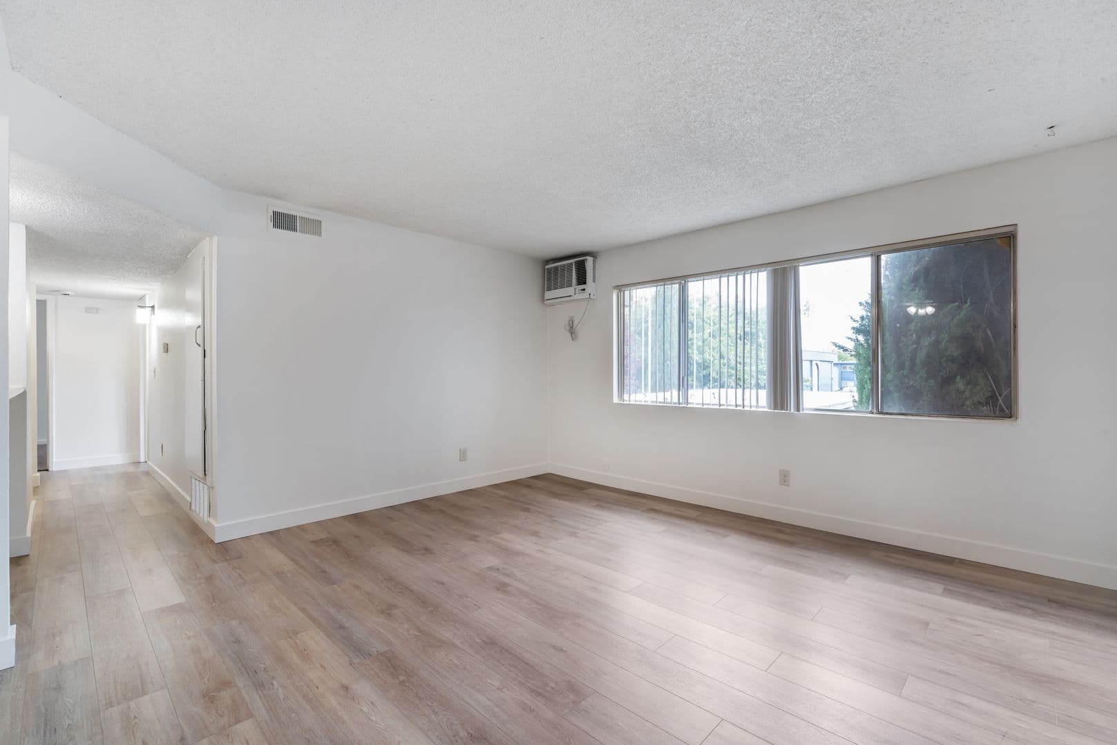 Stockton Apartment: 4303-4401 Manchester Avenue