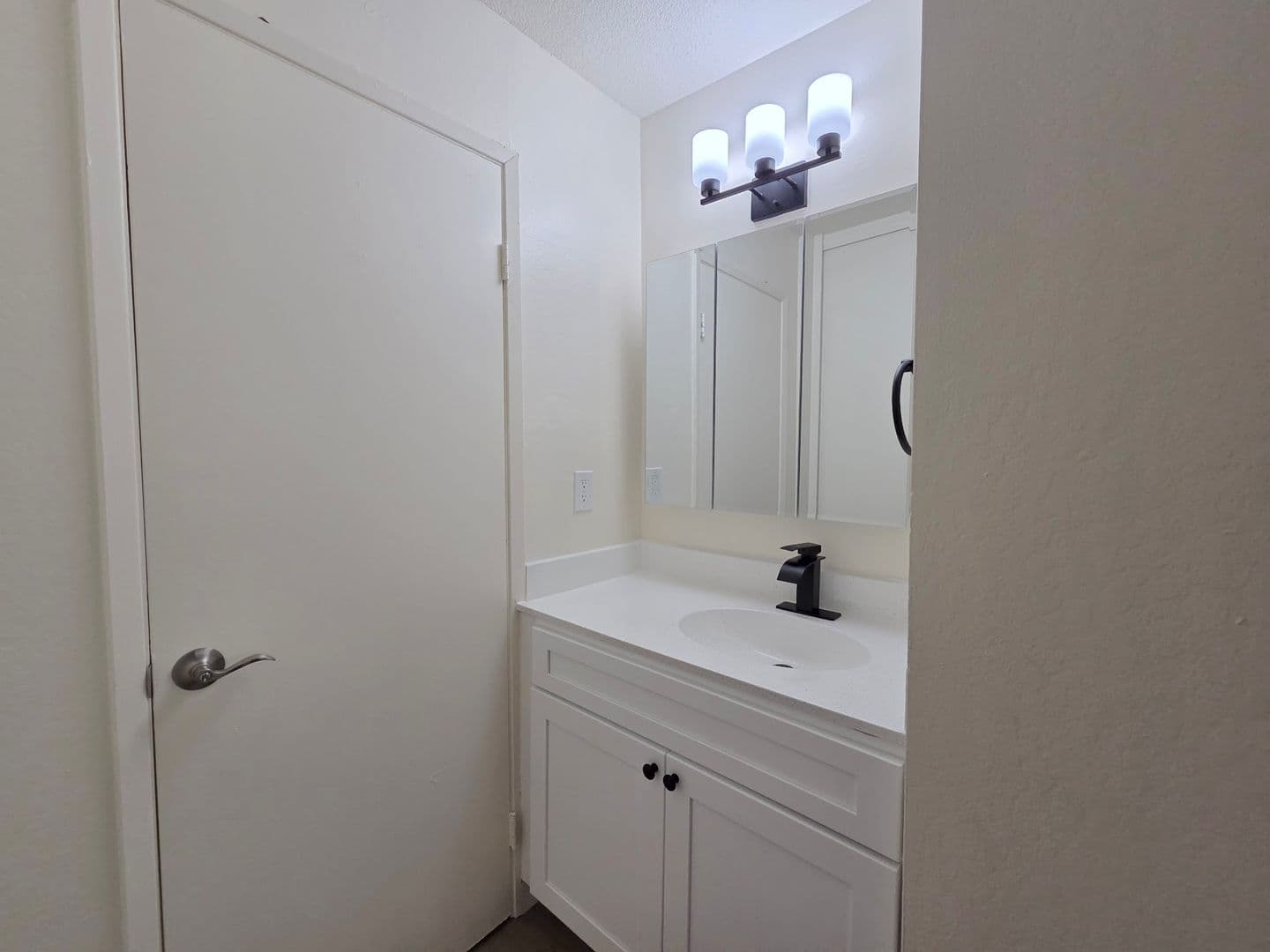 Concord Apartment: 2451 Olivera Rd