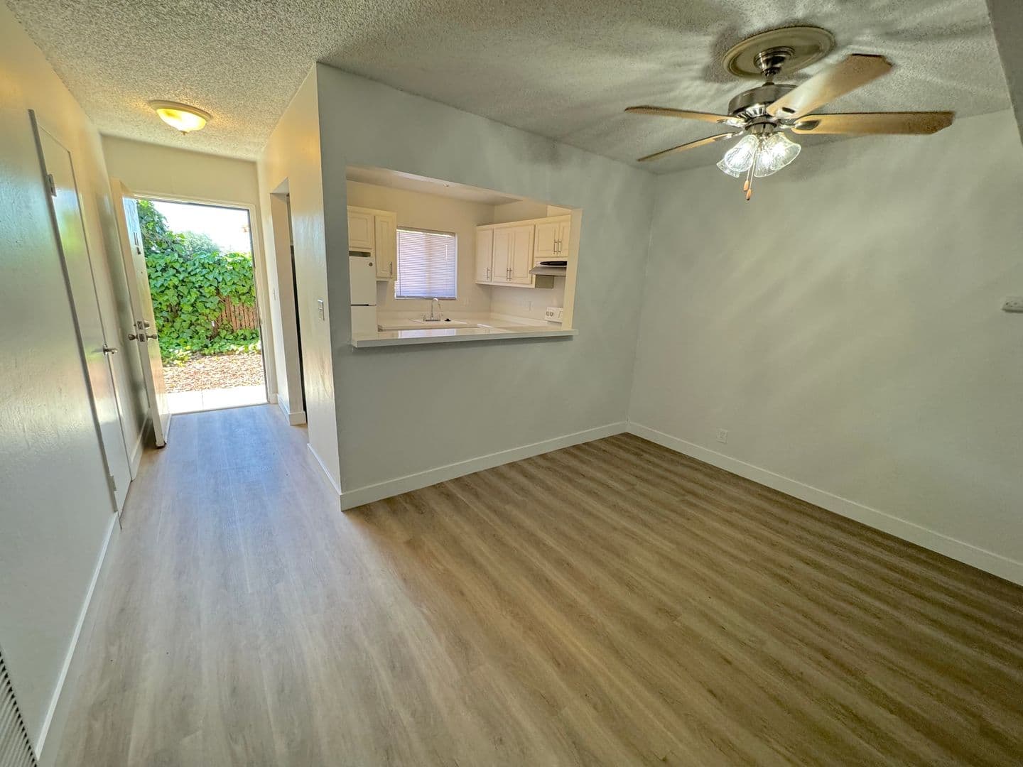 Concord Apartment: 2451 Olivera Rd