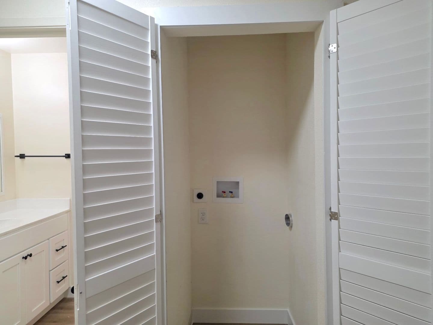 Concord Apartment: 2451 Olivera Rd