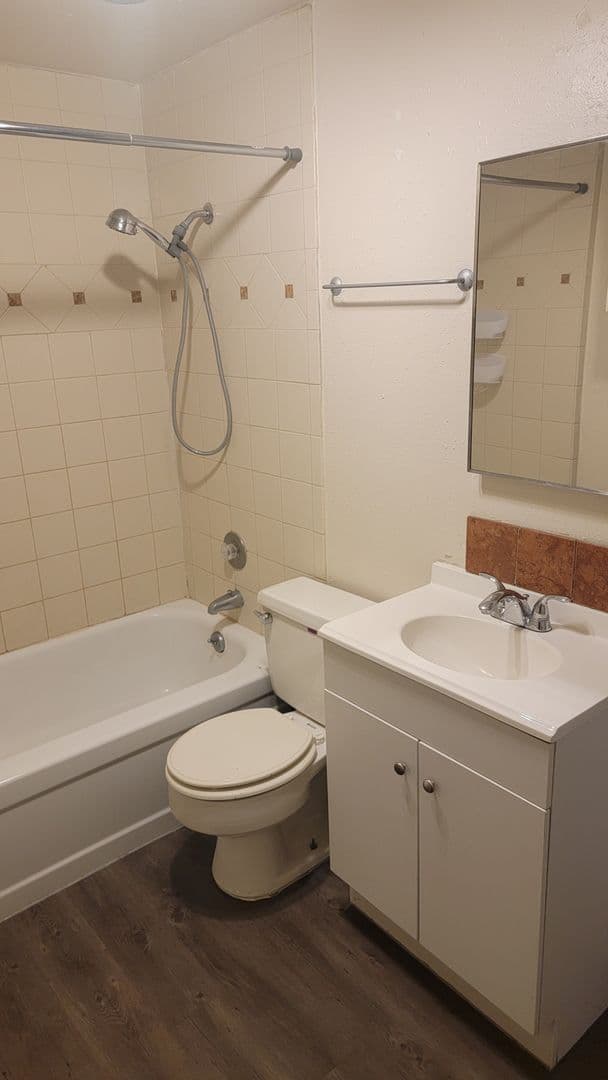 Garden City Apartment: 5188 N Quinella St