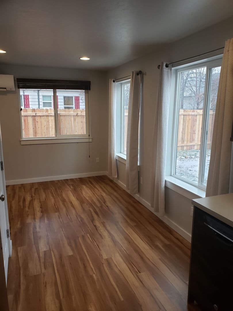 Boise Apartment: 1911 Abbs