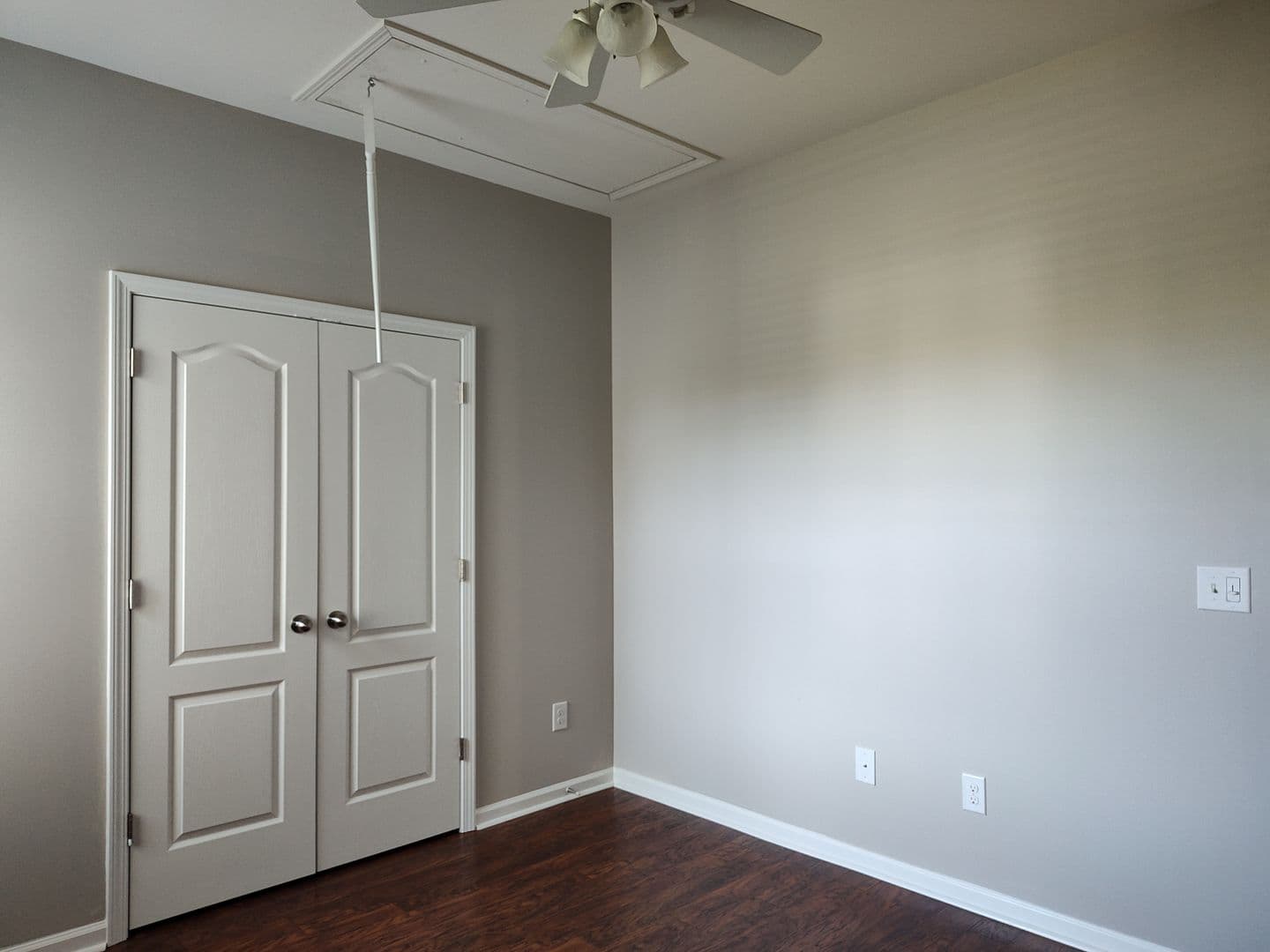 Charlotte House: 8611 Burnside Ln