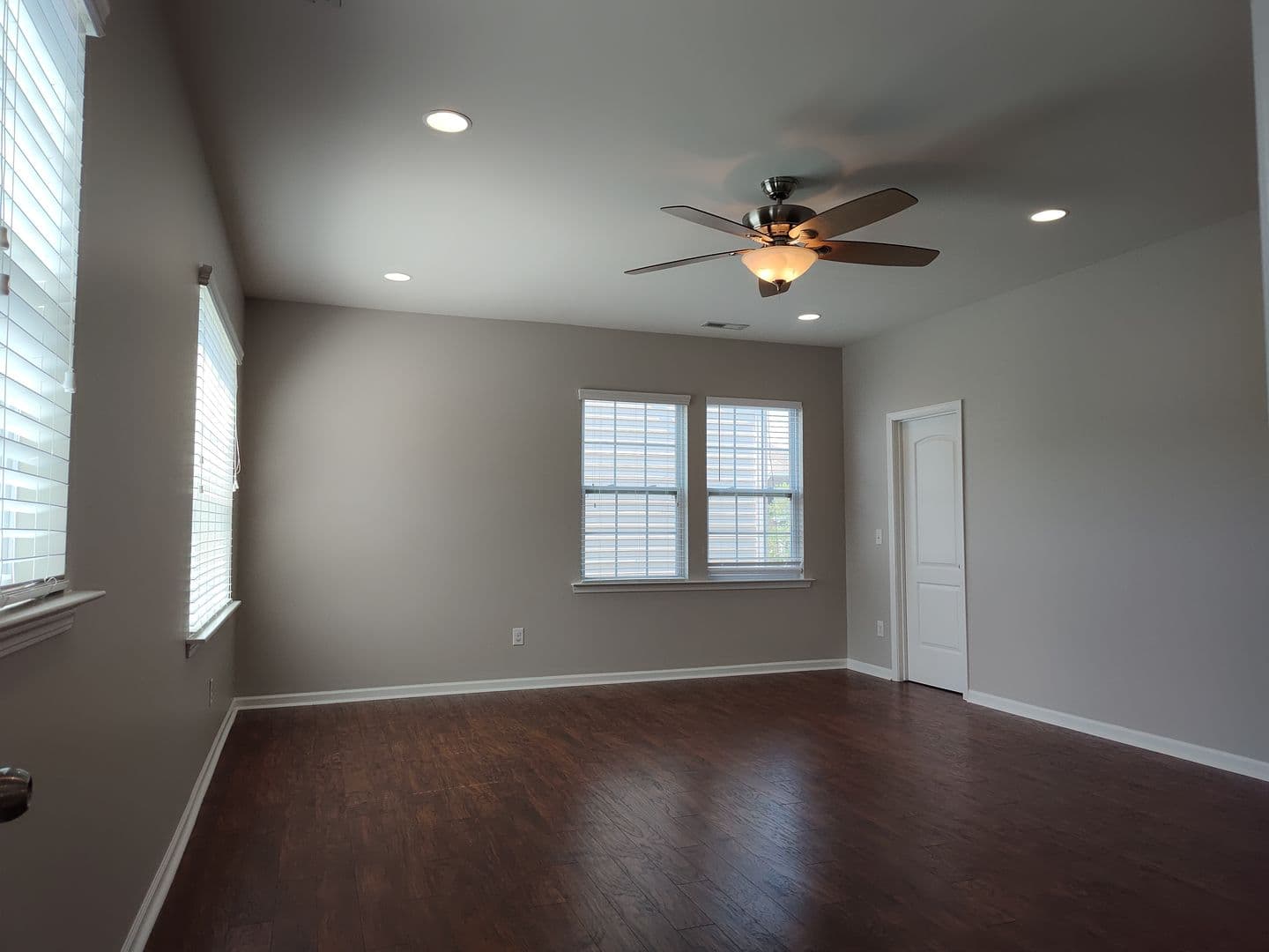 Charlotte House: 8611 Burnside Ln