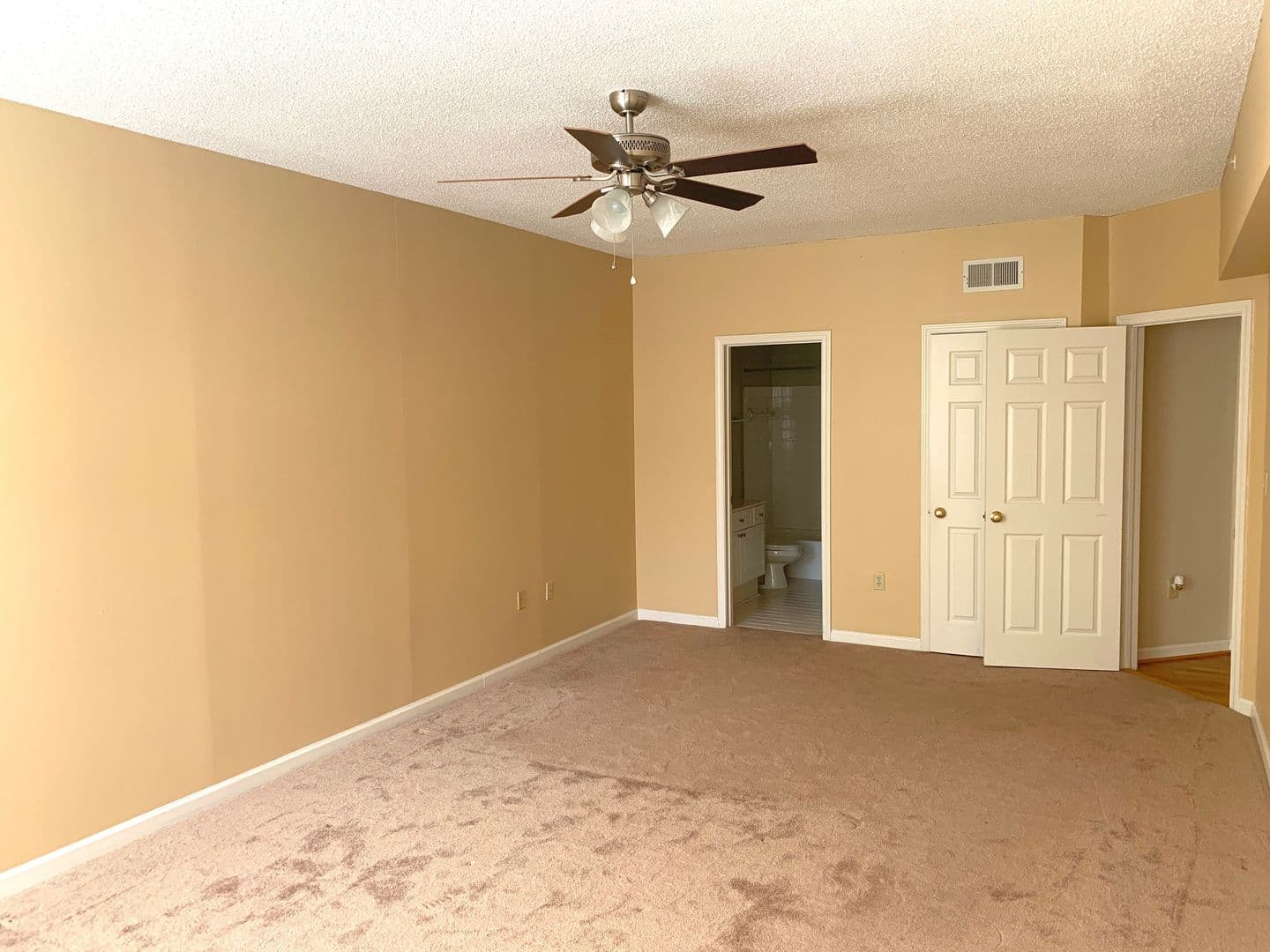 Charlotte Condo: 405 W. 7th Street #208