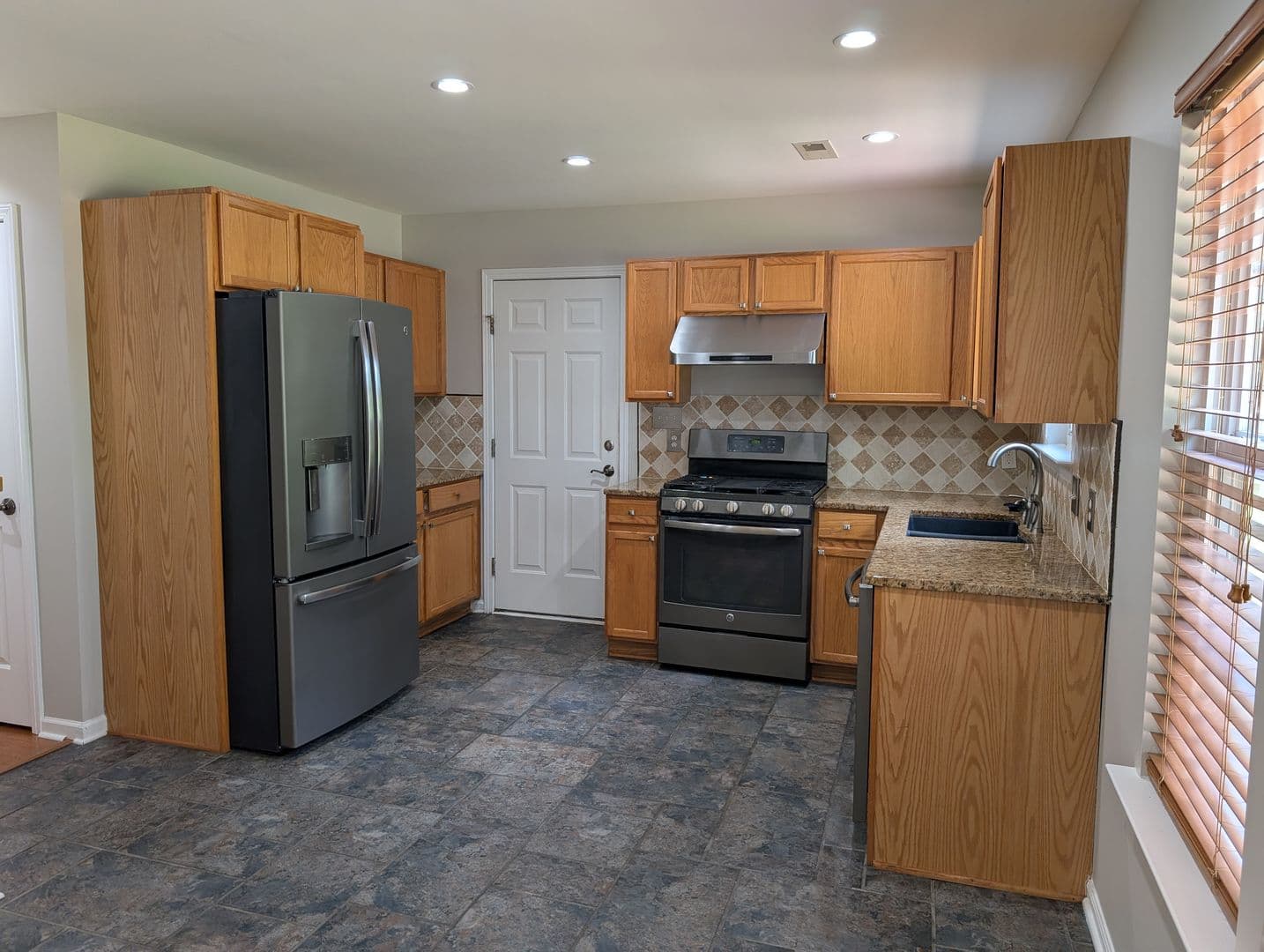 Charlotte House: 9935 Redbud Tree CT