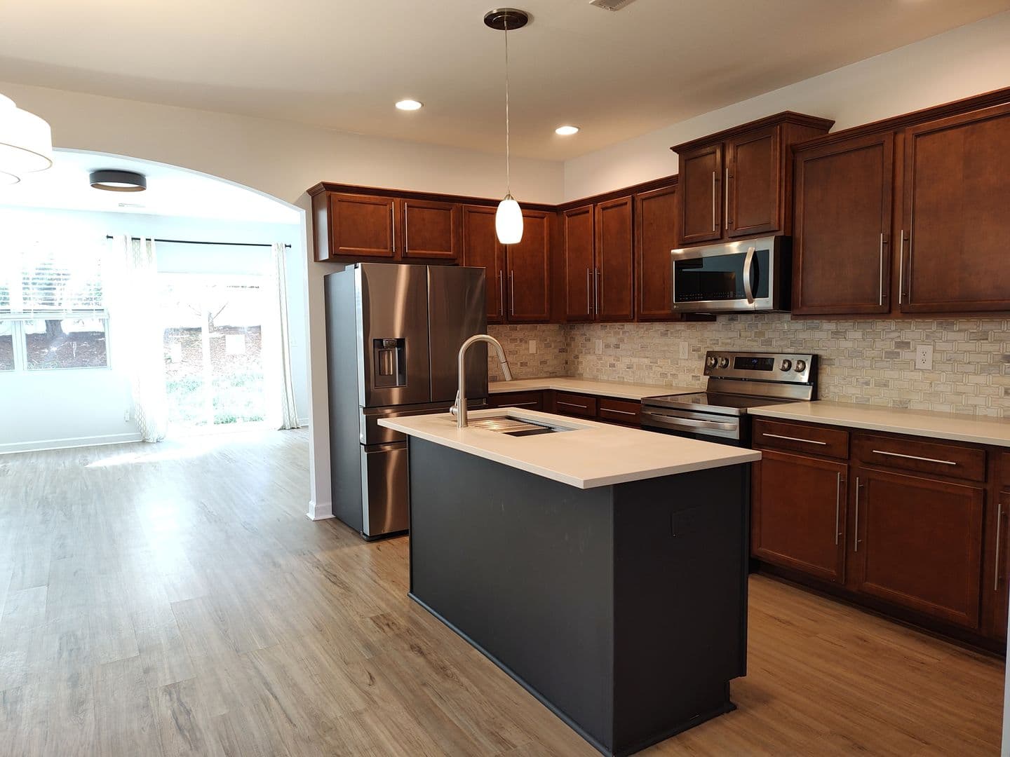 Charlotte House: 605 Lumber Ln