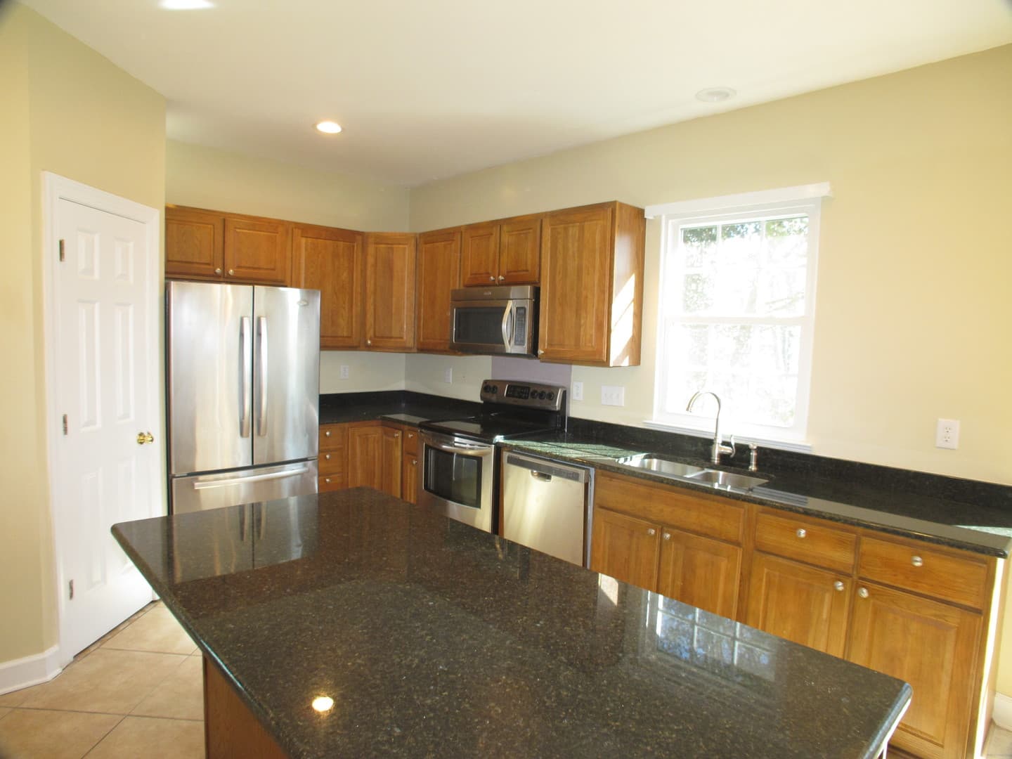 Charlotte House: 6532 Outerbridge Lane