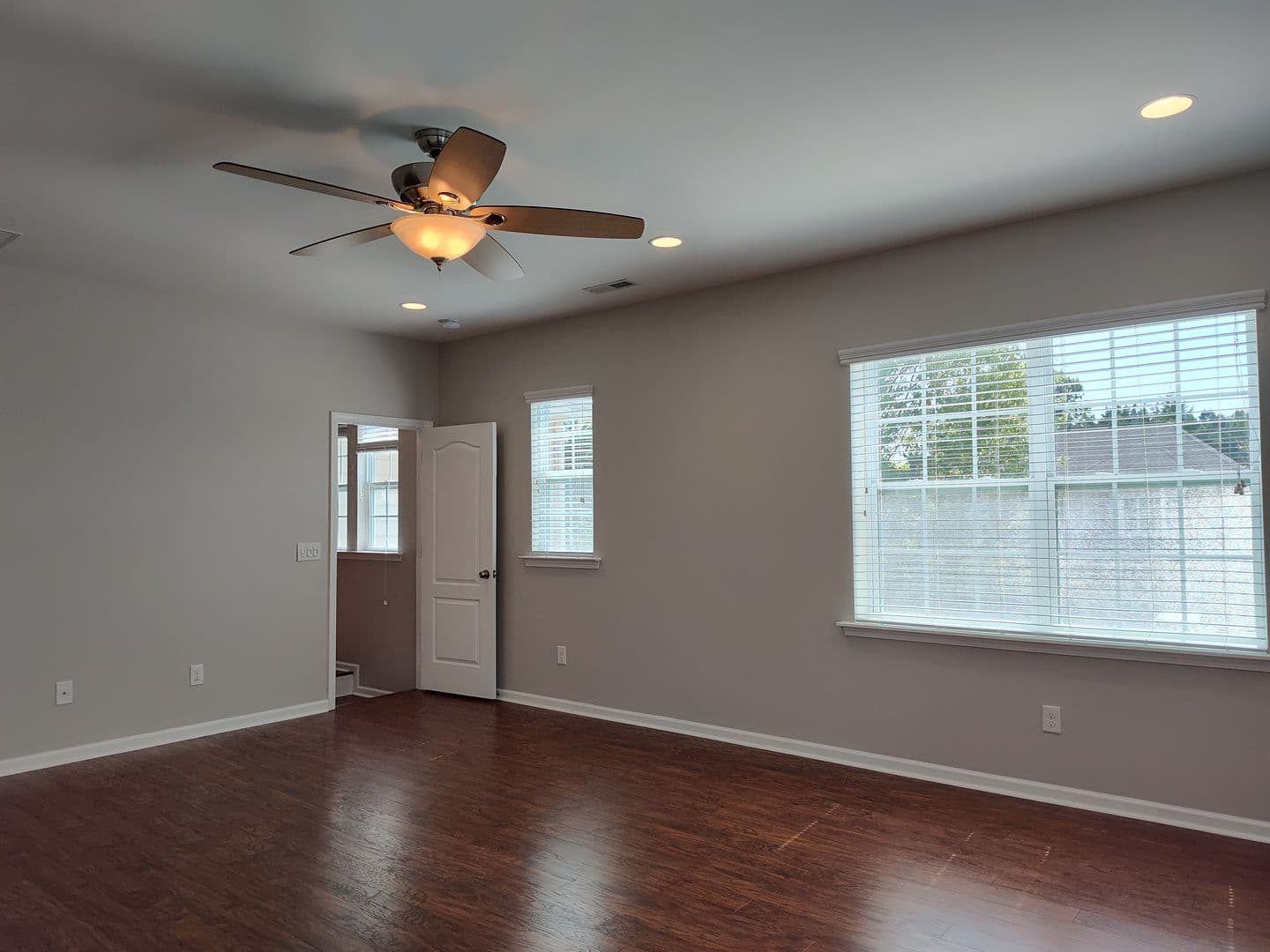 Charlotte House: 8611 Burnside Ln