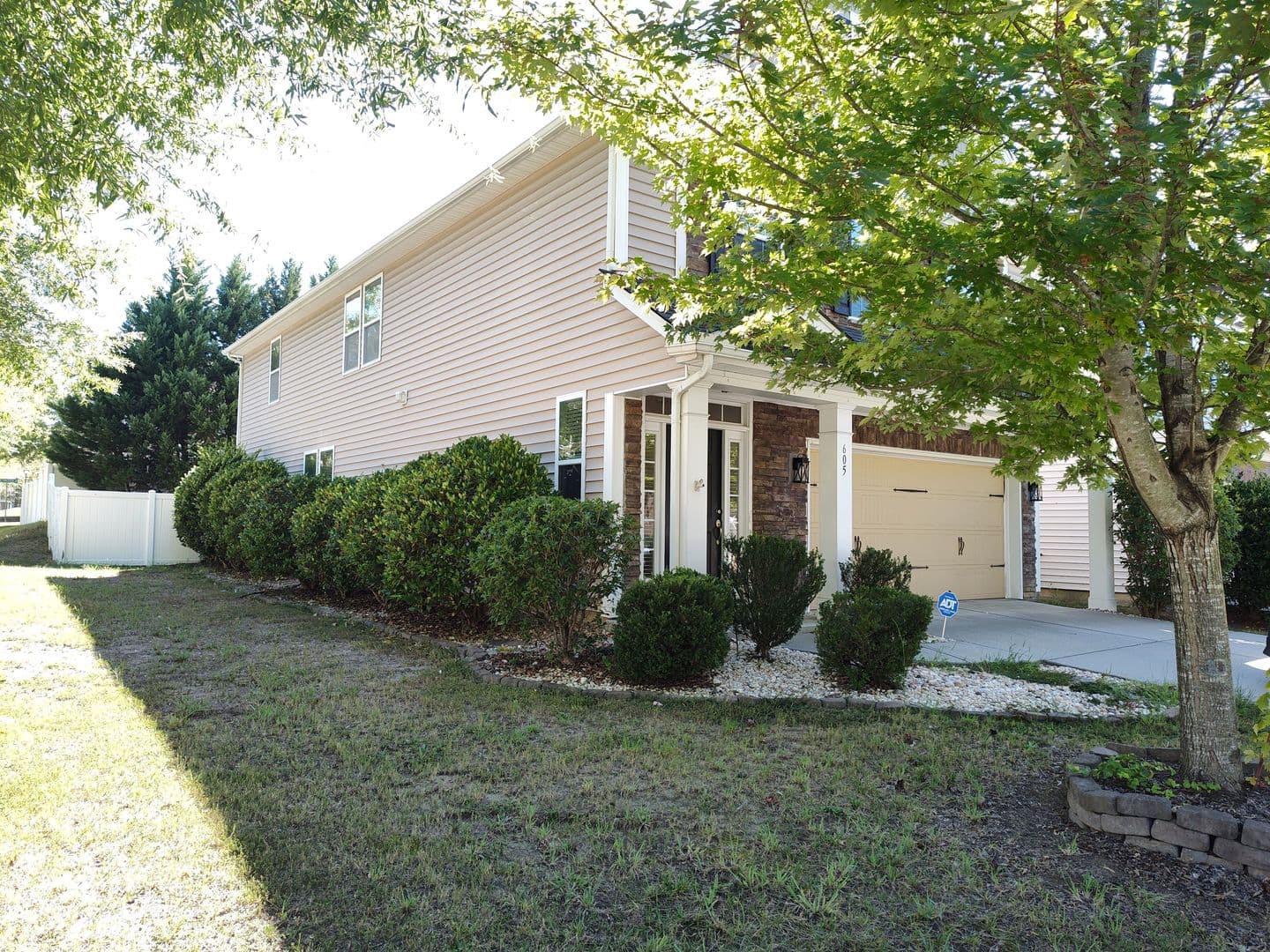 Charlotte House: 605 Lumber Ln