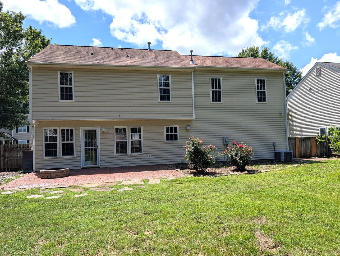 Charlotte House: 9935 Redbud Tree CT