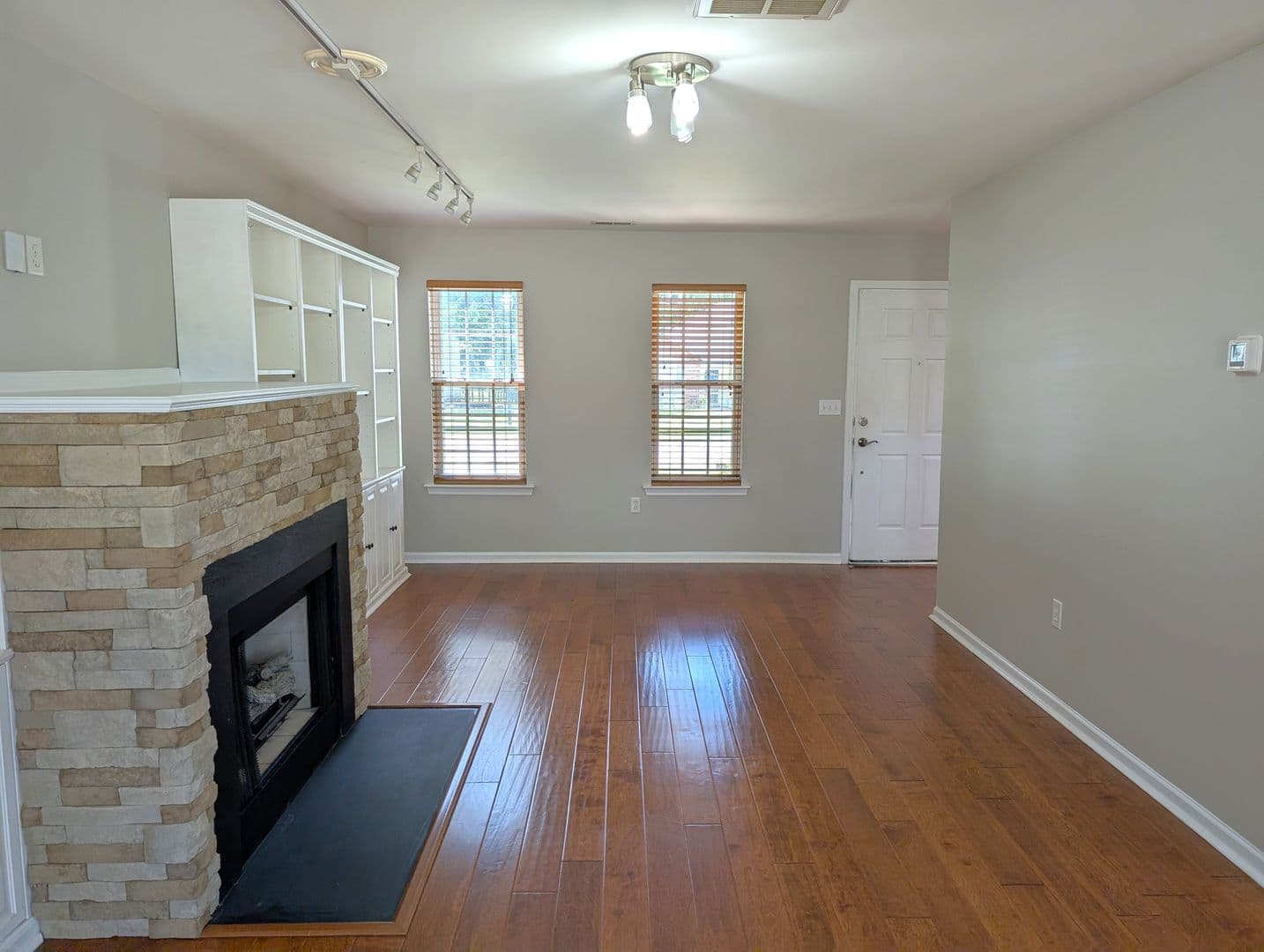 Charlotte House: 9935 Redbud Tree CT