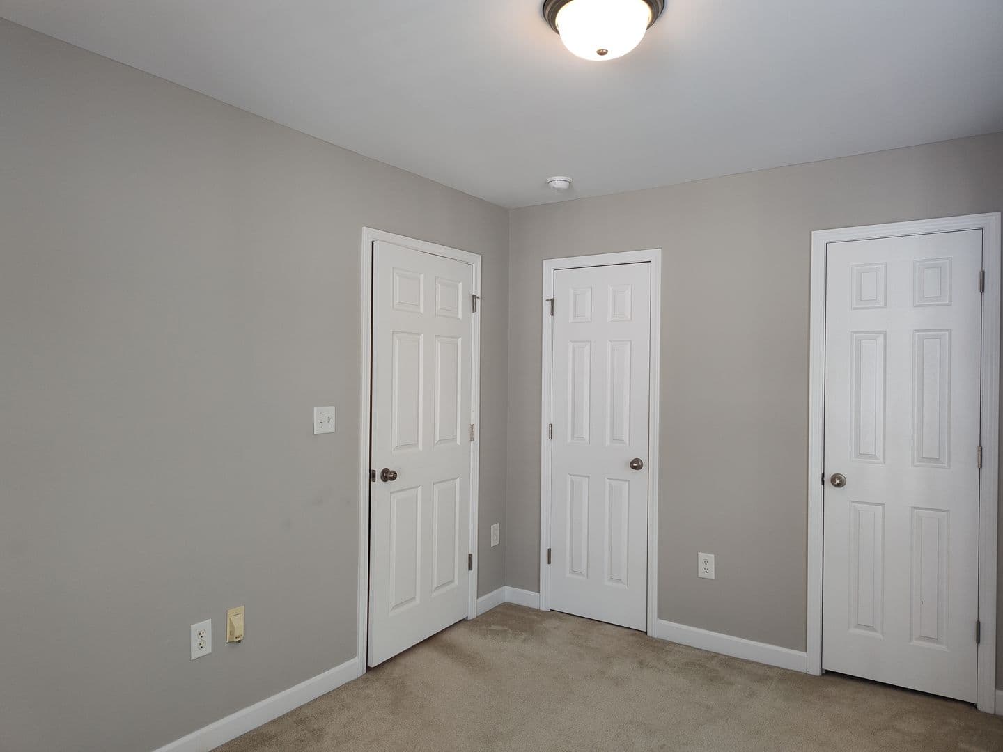 Belmont Townhome: 500 Village Park Drive