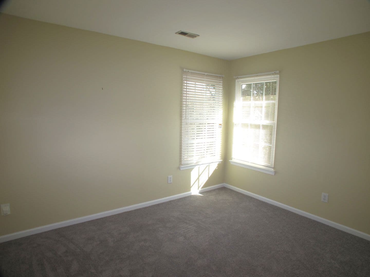 Charlotte House: 6532 Outerbridge Lane
