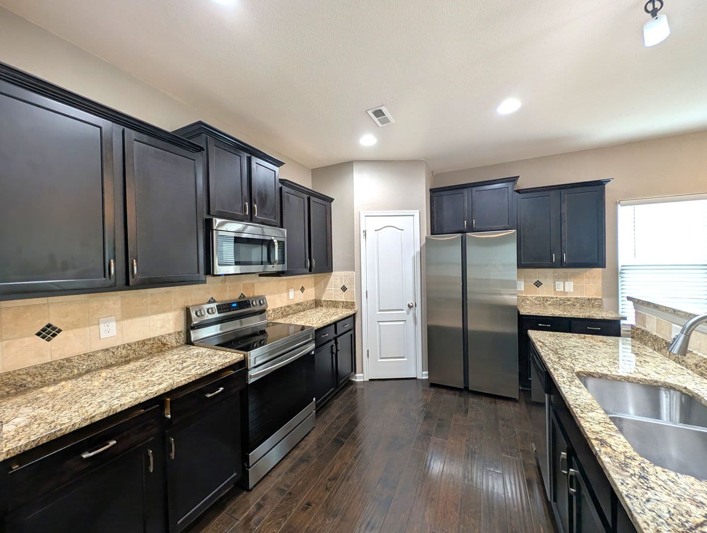 Charlotte House: 9223 Avery Meadows Dr.