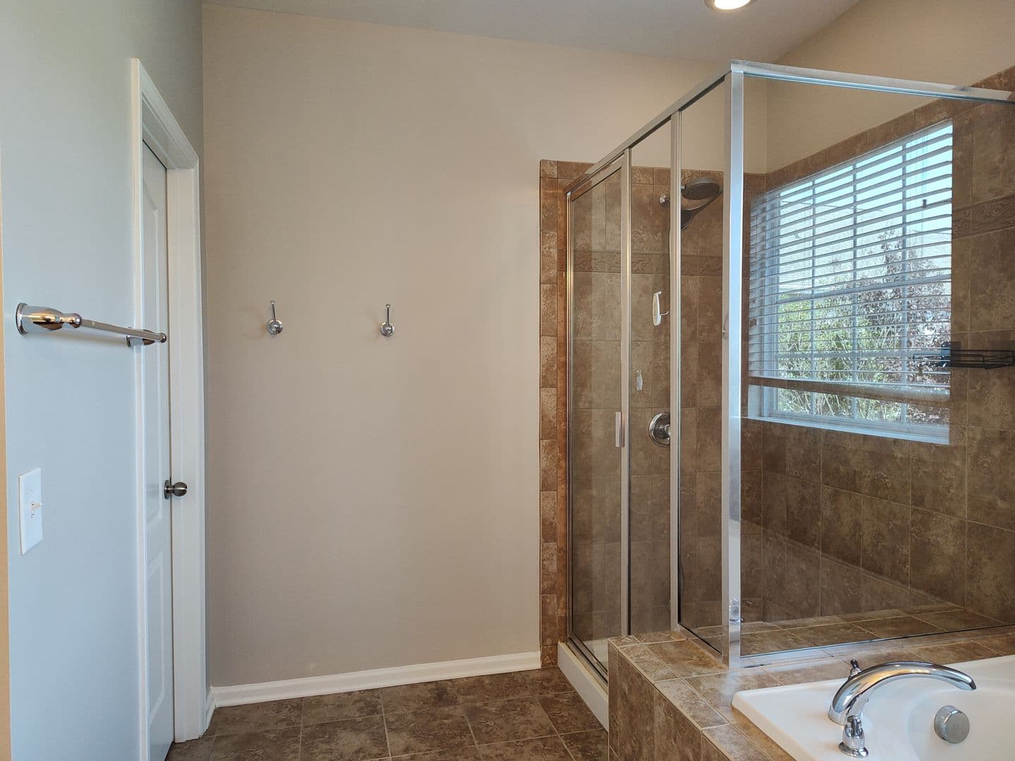 Charlotte House: 8611 Burnside Ln