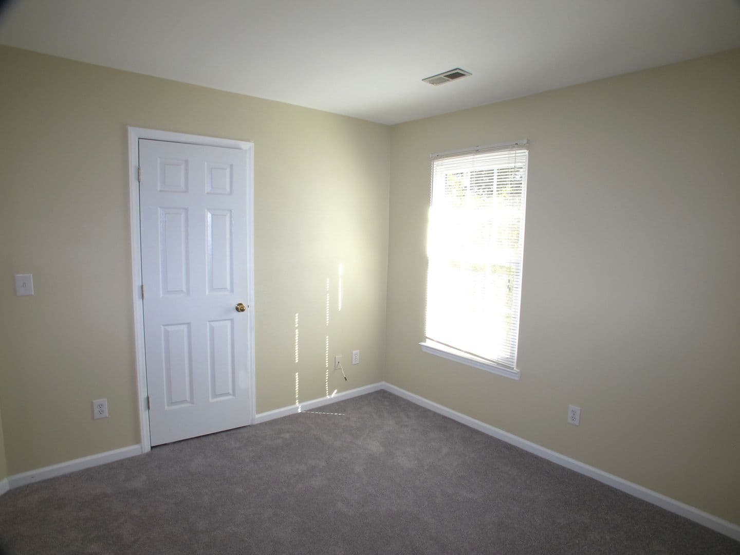 Charlotte House: 6532 Outerbridge Lane