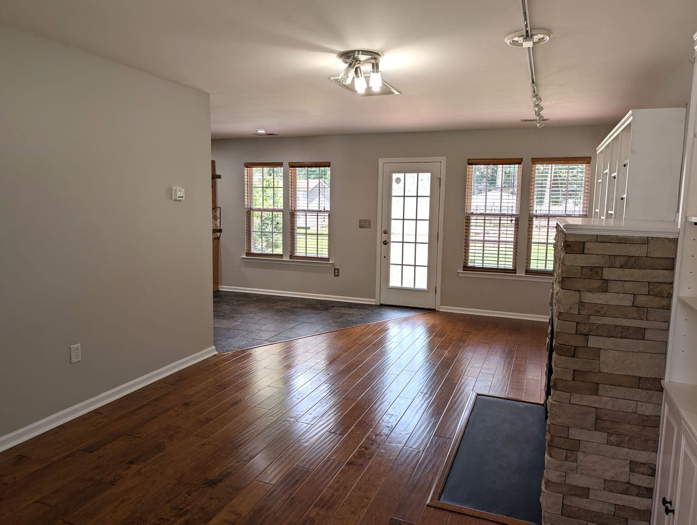 Charlotte House: 9935 Redbud Tree CT