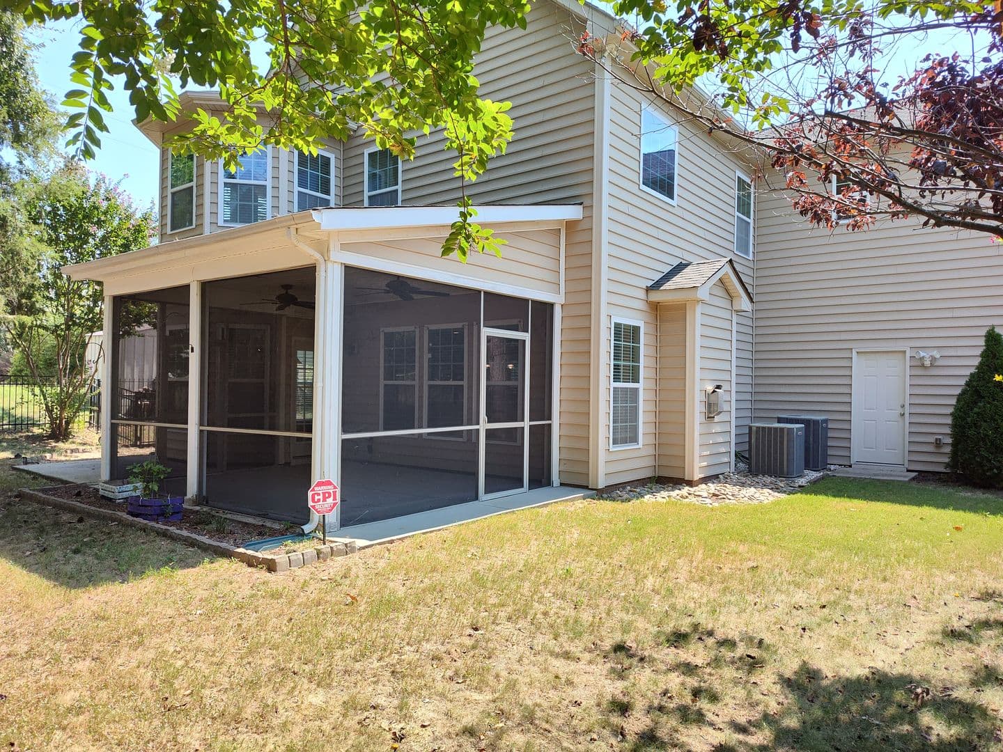 Charlotte House: 8611 Burnside Ln