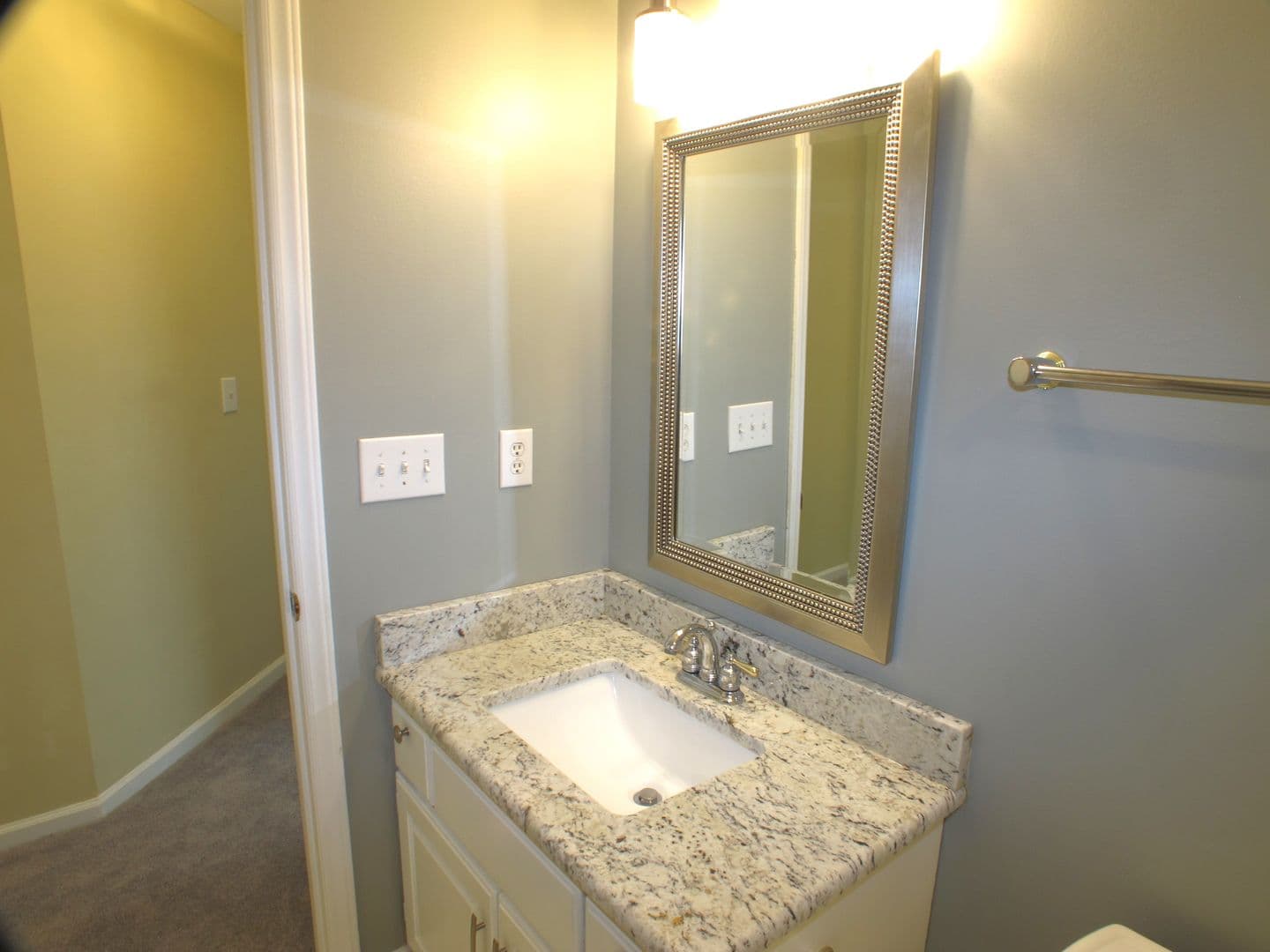 Charlotte House: 6532 Outerbridge Lane