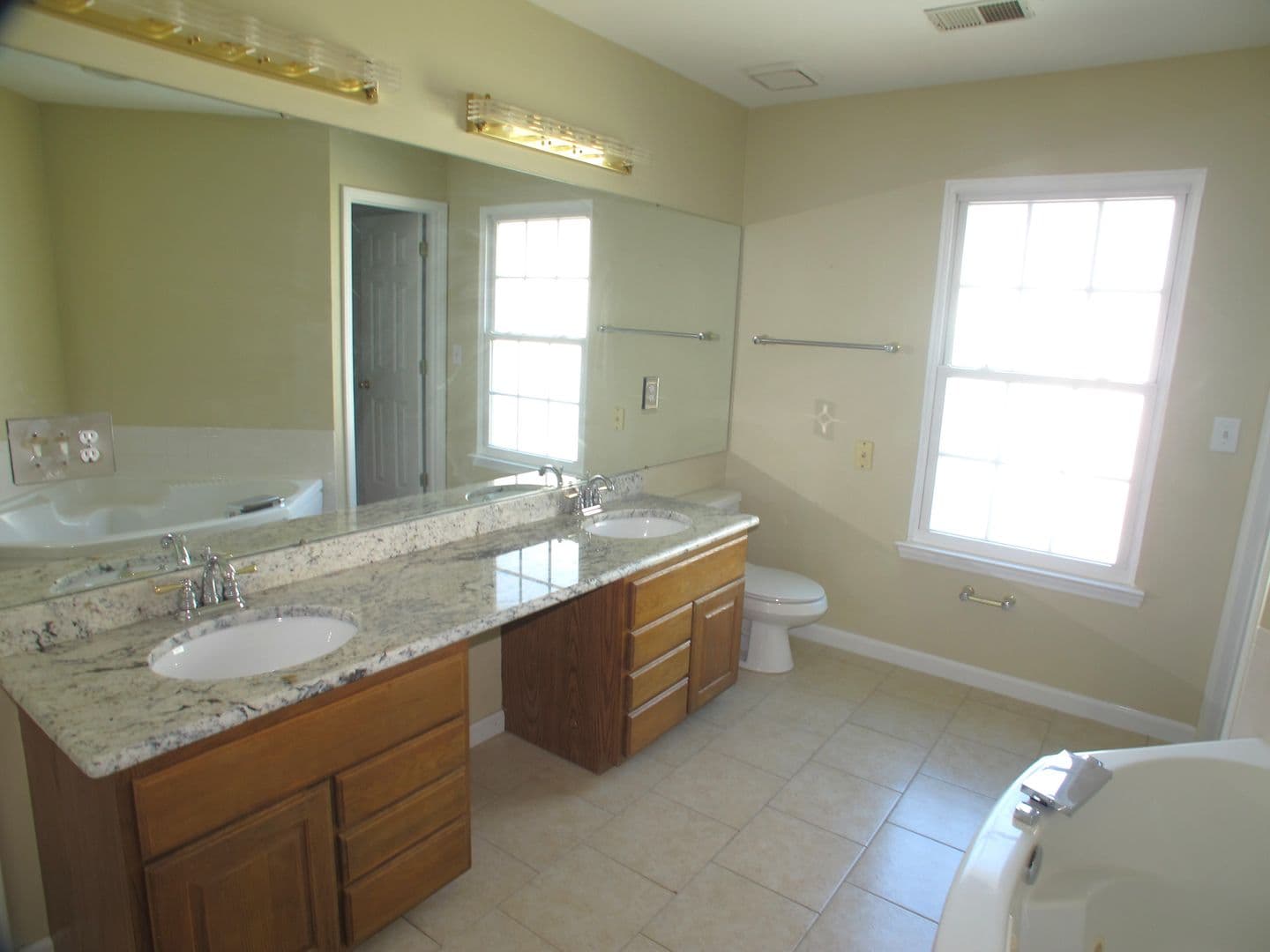 Charlotte House: 6532 Outerbridge Lane