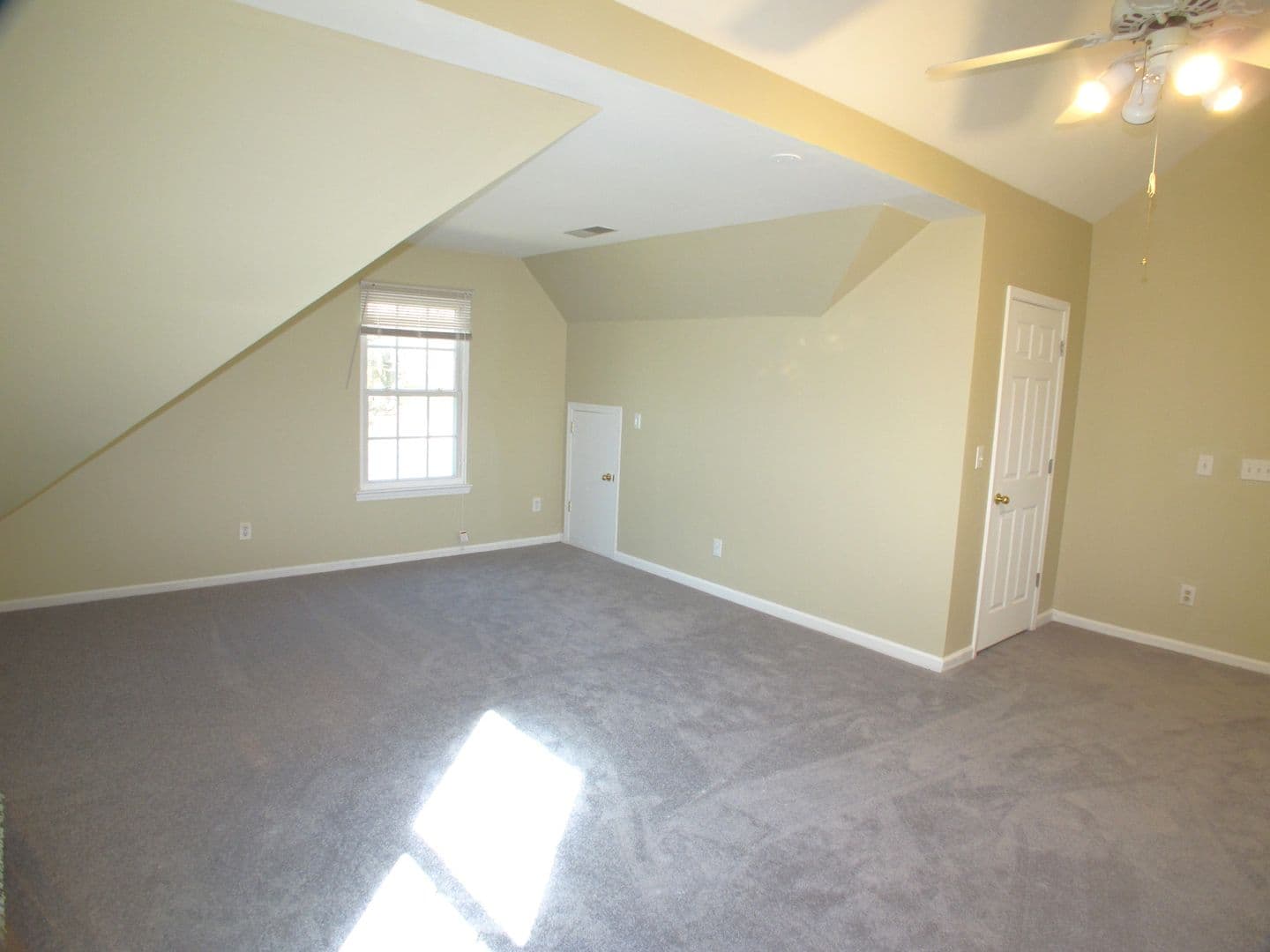 Charlotte House: 6532 Outerbridge Lane
