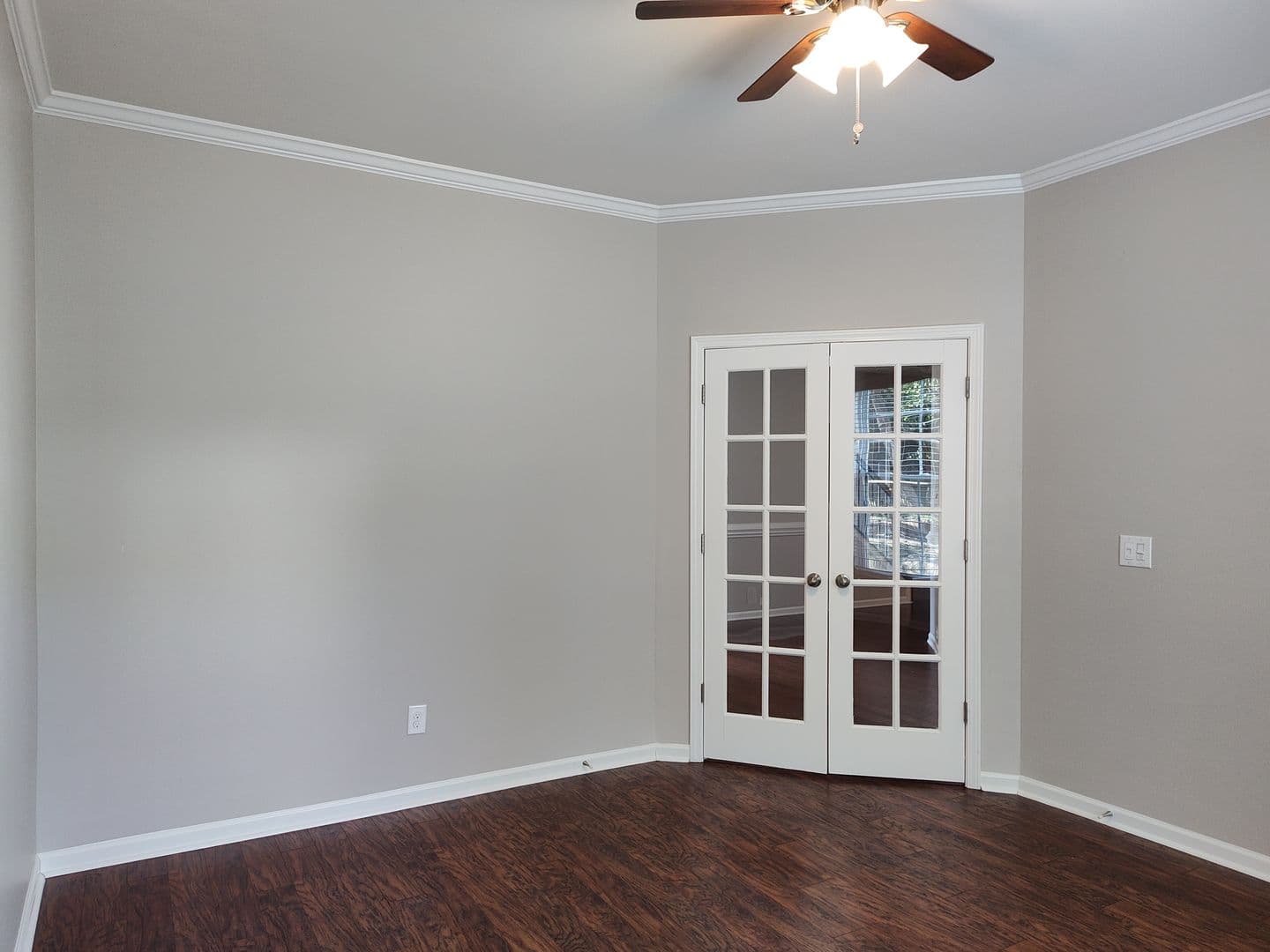 Charlotte House: 8611 Burnside Ln