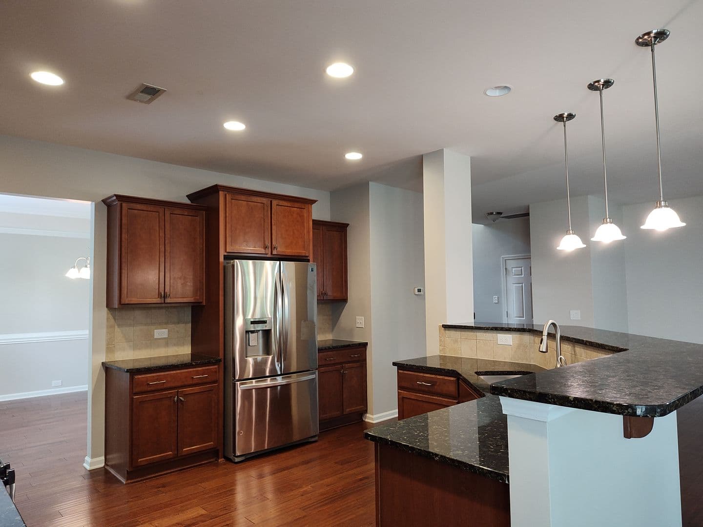 Charlotte House: 8611 Burnside Ln