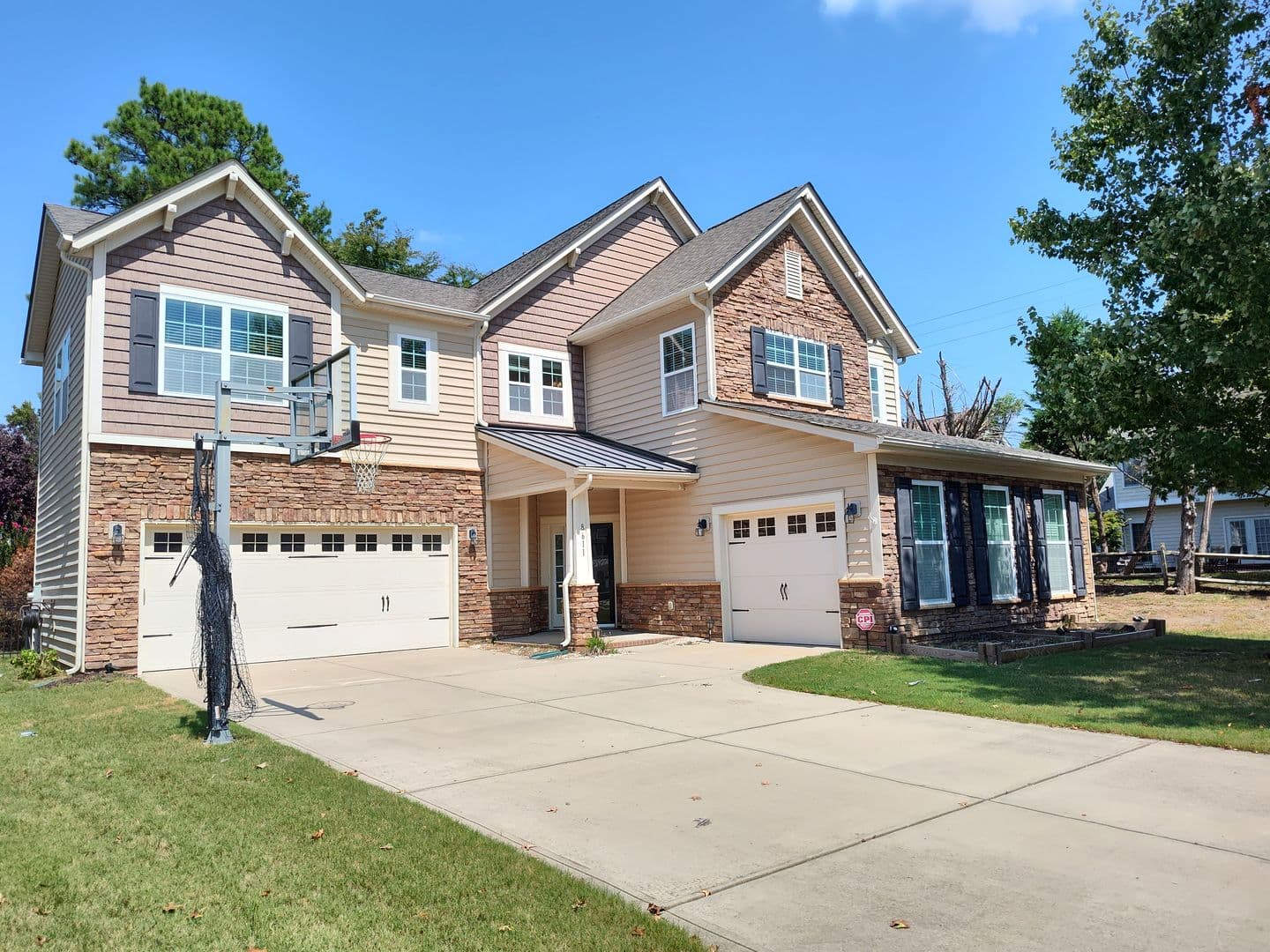 Charlotte House: 8611 Burnside Ln