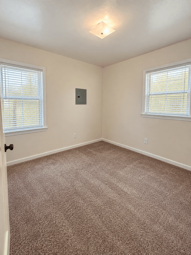 Cheney Apartment: 707 4th st