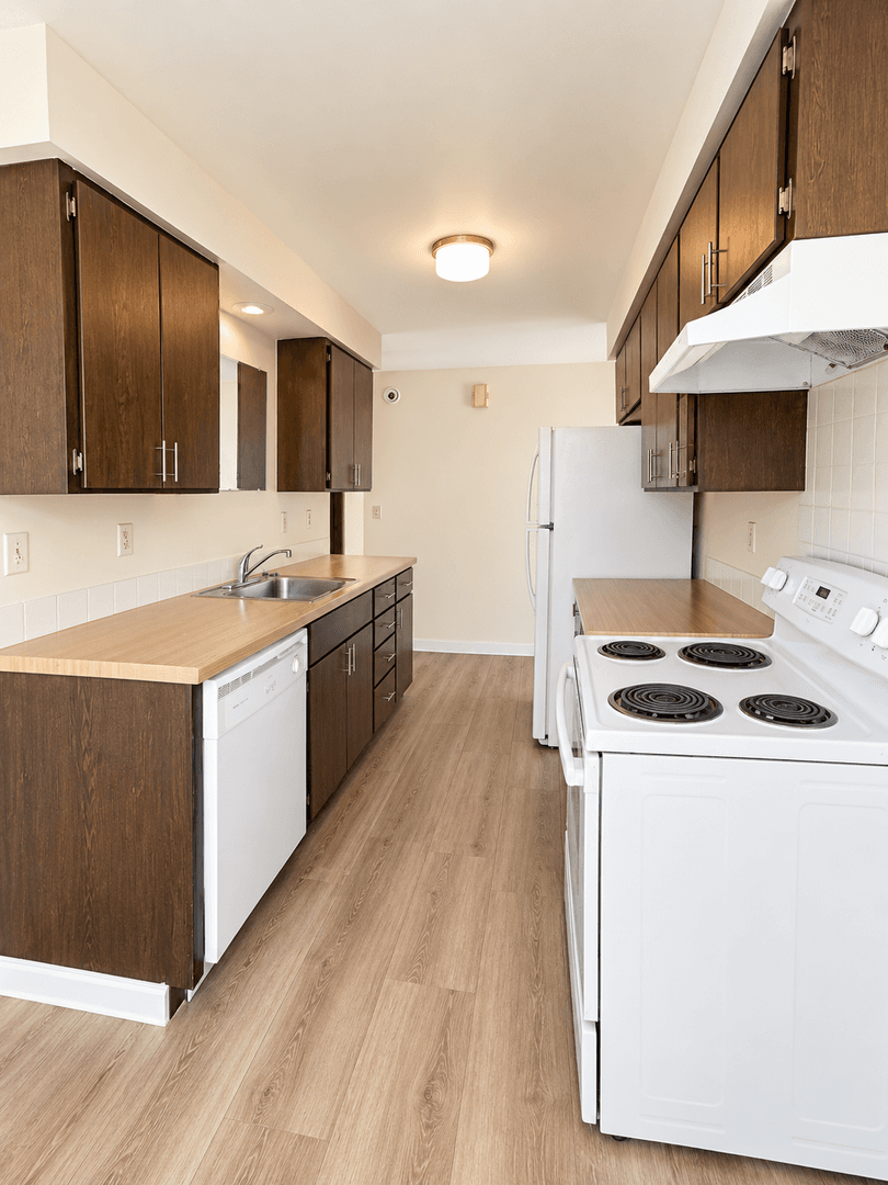 Cheney Apartment: 1010 2nd Street