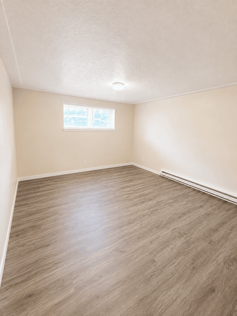 Cheney Apartment: 1122 Oakland St  #A