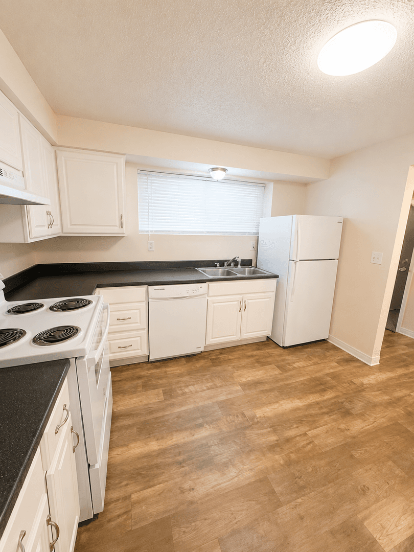 Cheney Apartment: 1122 Oakland St  #A