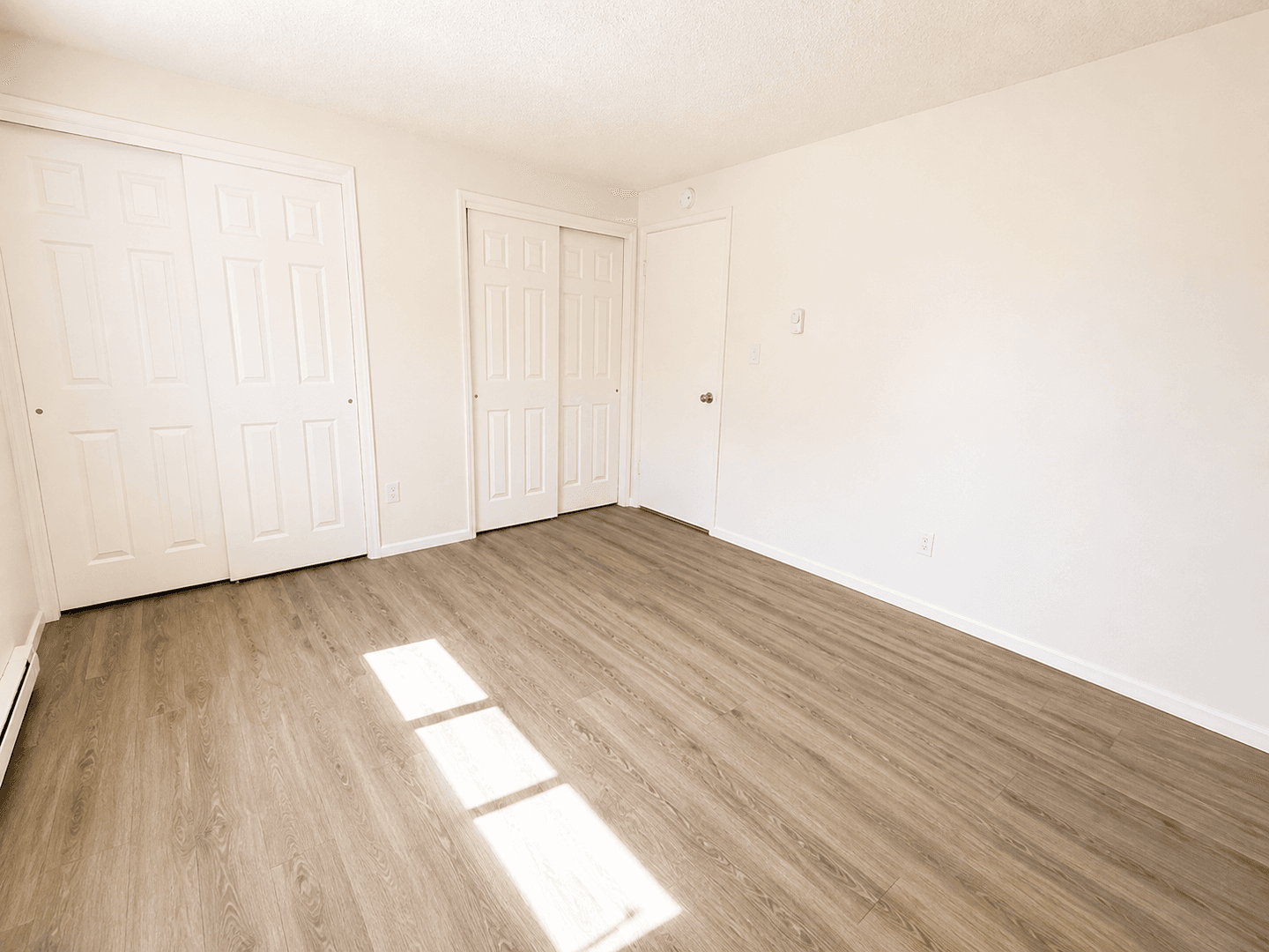 Cheney Apartment: 1122 Oakland St  #B