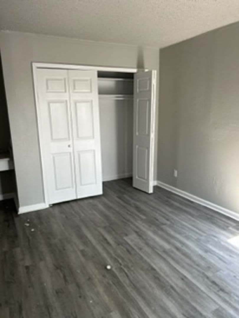 Irving Apartment: 3149 W. Walnut Hill Ln.