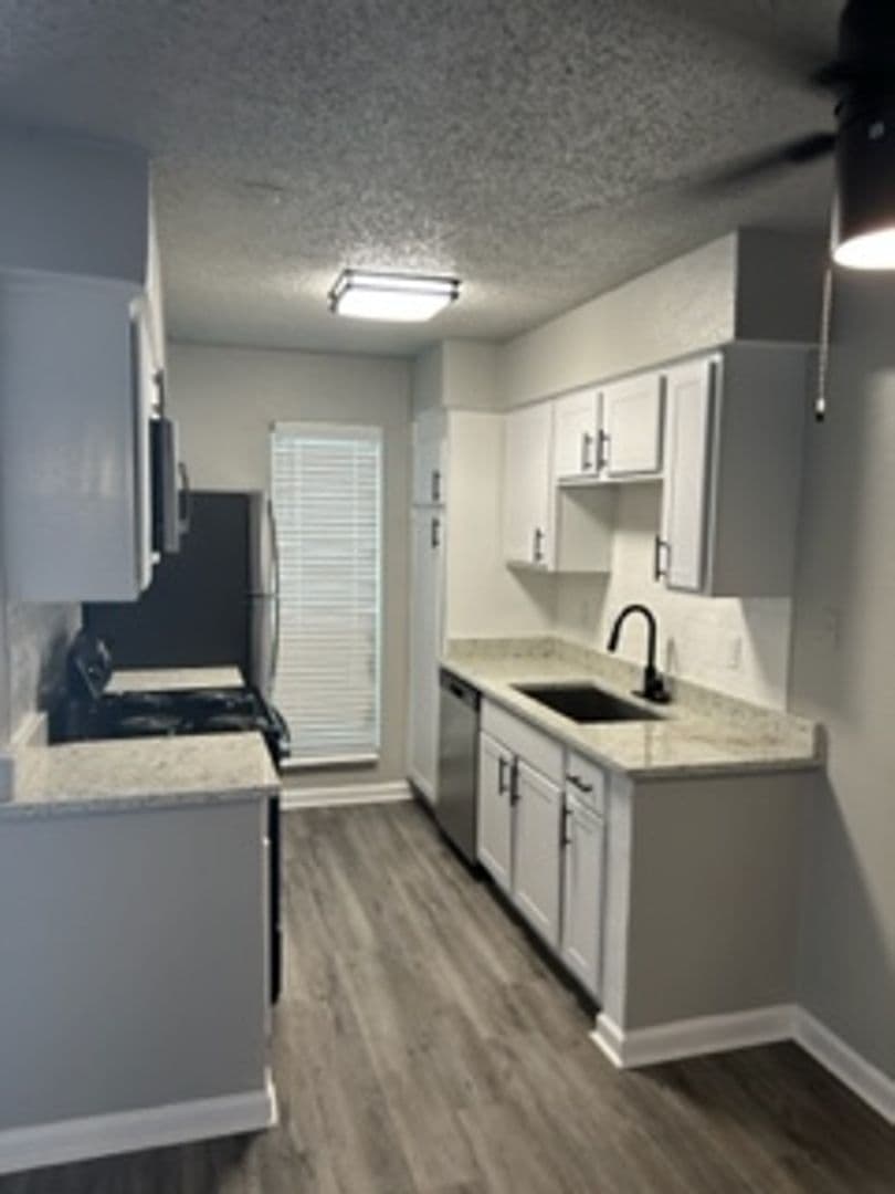Irving Apartment: 3149 W. Walnut Hill Ln.