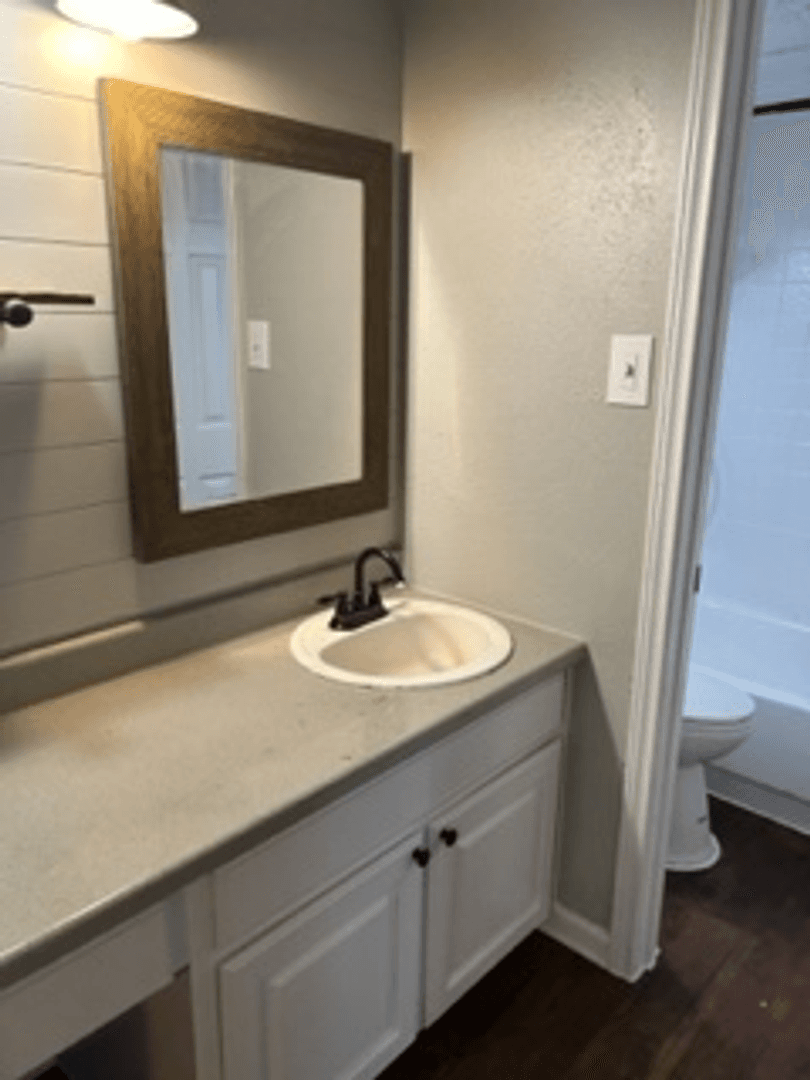 Irving Apartment: 3005 W. Walnut Hill Ln.
