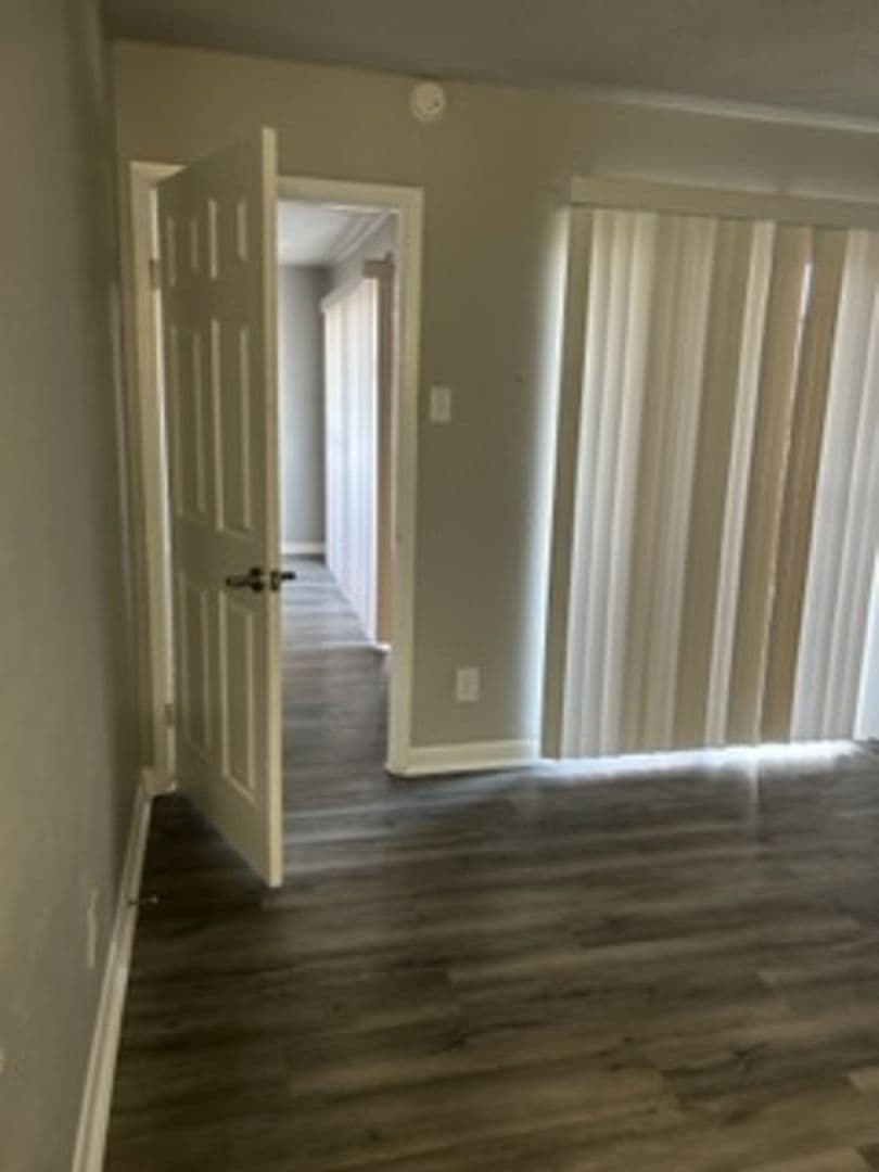 Irving Apartment: 3149 W. Walnut Hill Ln.