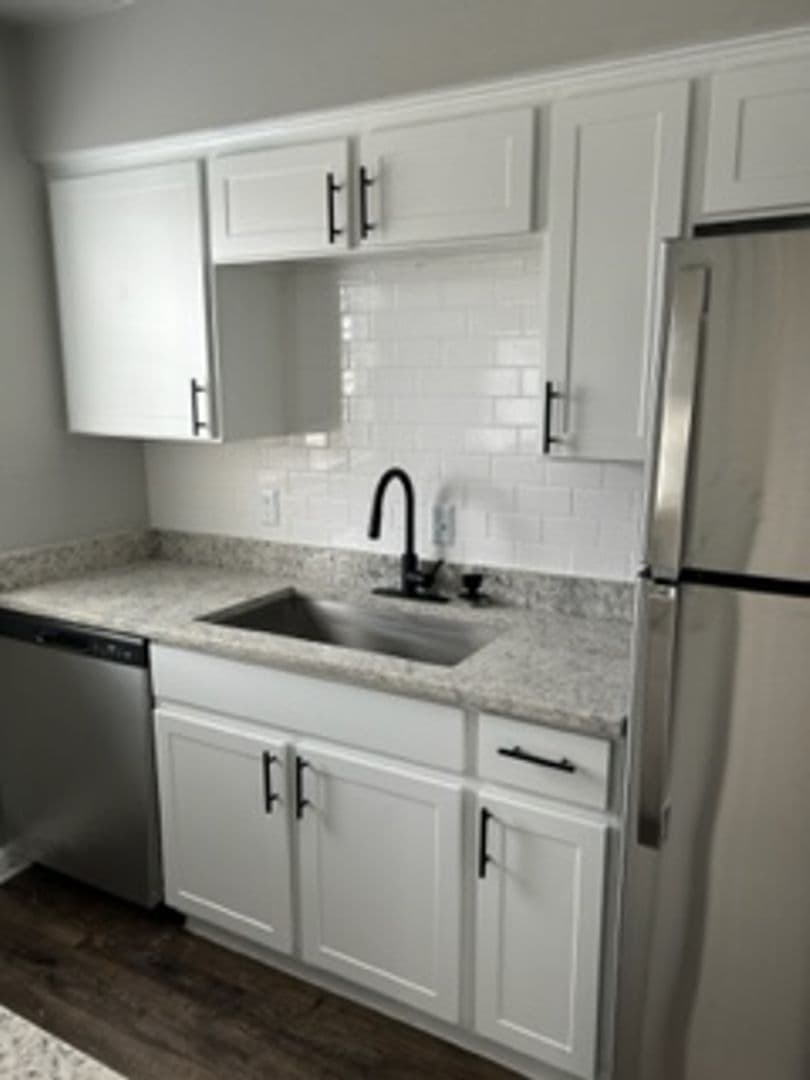 Irving Apartment: 3005 W. Walnut Hill Ln.