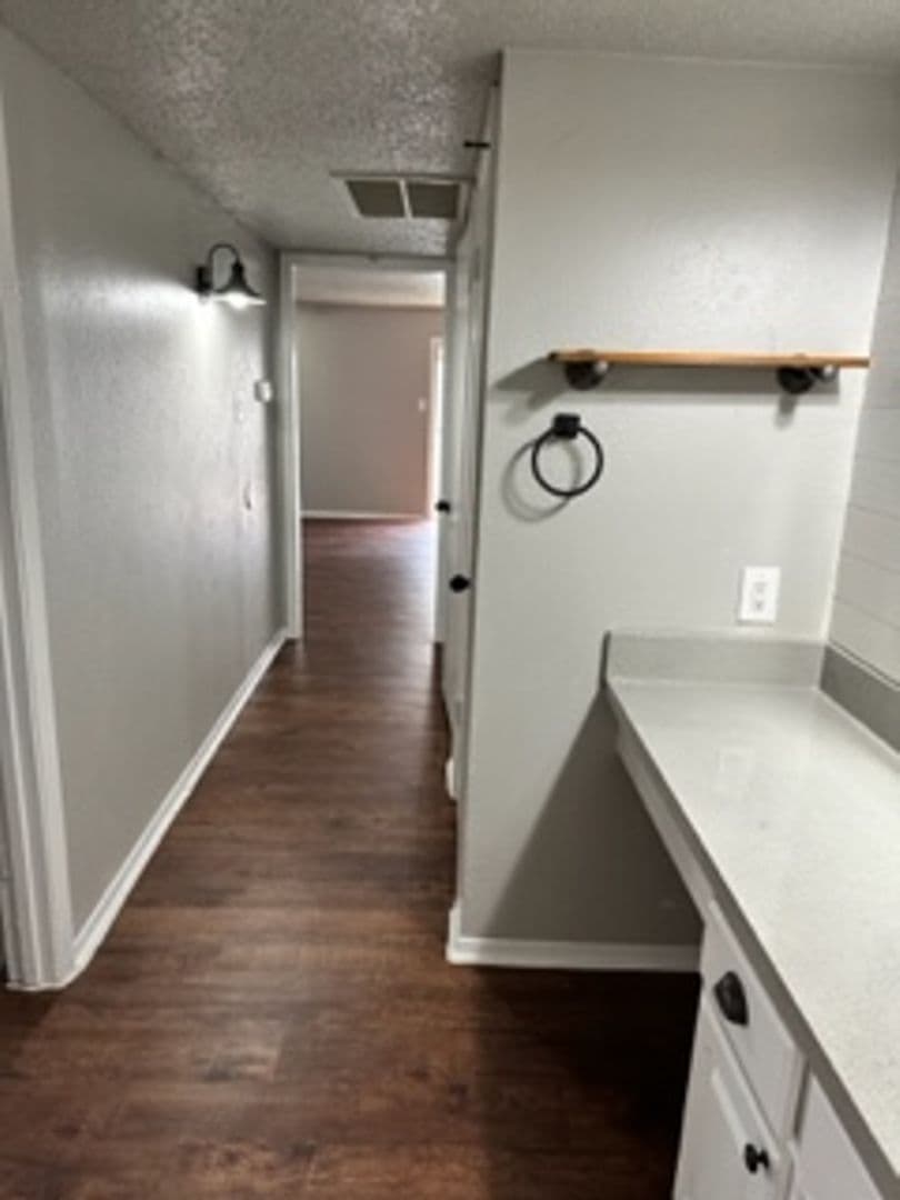 Irving Apartment: 3005 W. Walnut Hill Ln.